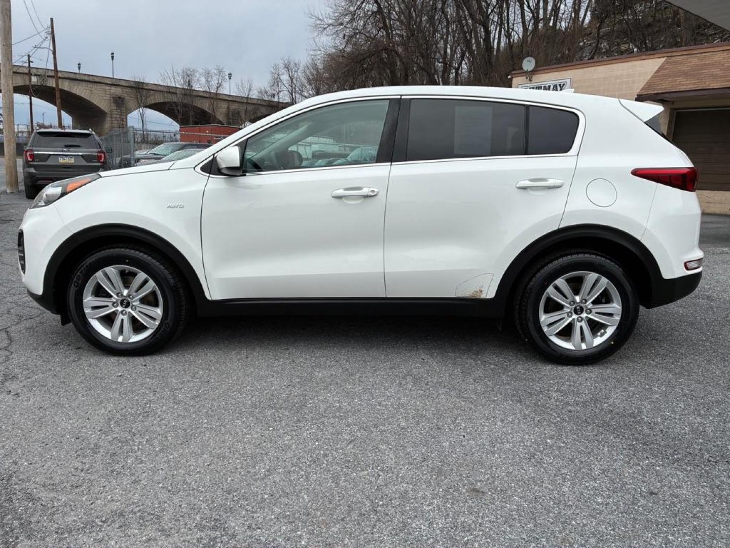 2018 WHITE KIA SPORTAGE LX (KNDPMCAC4J7) with an 2.4L engine, Automatic transmission, located at 117 North Cameron Street, Harrisburg, PA, 17101, (717) 963-8962, 40.267021, -76.875351 - WE FINANCE!!! Good Credit/ Challenged Credit/ No Credit - ALL Trade-Ins Welcomed!!! APPLY ONLINE or CALL us TODAY ;) Please call us to discuss your cash and/or financing options. - Photo#1