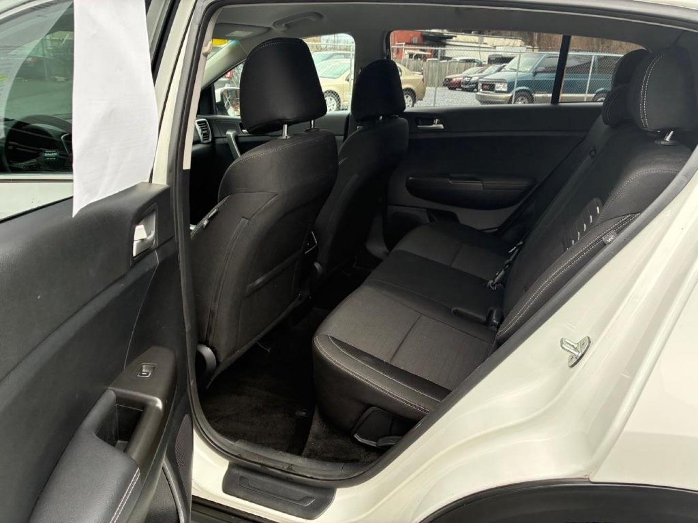 2018 WHITE KIA SPORTAGE LX (KNDPMCAC4J7) with an 2.4L engine, Automatic transmission, located at 117 North Cameron Street, Harrisburg, PA, 17101, (717) 963-8962, 40.267021, -76.875351 - WE FINANCE!!! Good Credit/ Challenged Credit/ No Credit - ALL Trade-Ins Welcomed!!! APPLY ONLINE or CALL us TODAY ;) Please call us to discuss your cash and/or financing options. - Photo#10