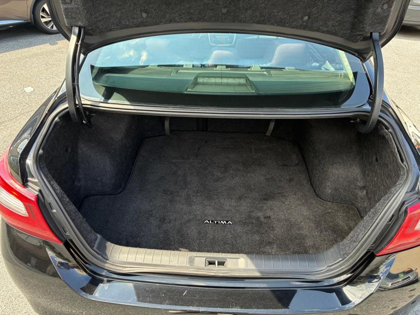 2018 BLACK NISSAN ALTIMA 2.5 (1N4AL3AP5JC) with an 2.5L engine, Continuously Variable transmission, located at 117 North Cameron Street, Harrisburg, PA, 17101, (717) 963-8962, 40.267021, -76.875351 - WE FINANCE!!! MOST vehicles are available for financing. Good Credit/ Challenged Credit/ No Credit - ALL Trade-Ins Welcomed!!! APPLY ONLINE or CALL us TODAY Please call us to discuss your cash and/or financing options. Thanks for checking our inventory! We're here to help. - Photo#11