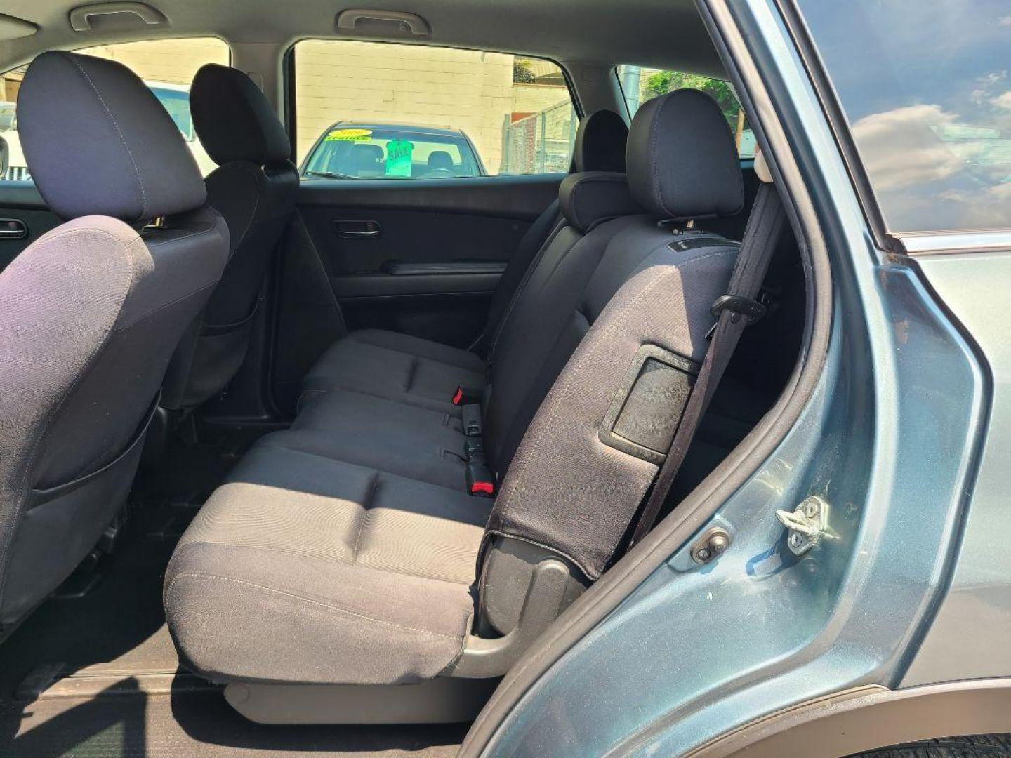 2018 BLUE NISSAN ROGUE S (KNMAT2MT5JP) with an 2.5L engine, Continuously Variable transmission, located at 7981 Paxton Street, Harrisburg, PA, 17111, (717) 561-2926, 40.261490, -76.749229 - WE FINANCE!!! Good Credit/ Bad Credit/ No Credit - ALL Trade-Ins Welcomed!!! ***Guaranteed Credit Approval*** APPLY ONLINE or CALL us TODAY ;) Internet Prices and Marketplace Prices are SPECIAL discounted ***CASH DEALS*** Retail Prices are higher. Please call us to discuss your cash and finan - Photo#27
