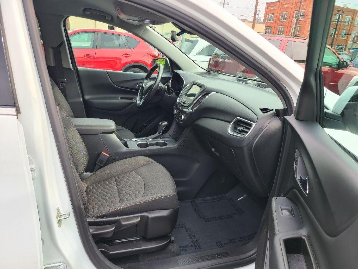2019 WHITE CHEVROLET EQUINOX LT (3GNAXUEV2KS) with an 1.5L engine, Automatic transmission, located at 7981 Paxton Street, Harrisburg, PA, 17111, (717) 561-2926, 40.261490, -76.749229 - WE FINANCE!!! Good Credit/ Bad Credit/ No Credit - ALL Trade-Ins Welcomed!!! ***Guaranteed Credit Approval*** APPLY ONLINE or CALL us TODAY ;) Internet Prices and Marketplace Prices are SPECIAL discounted ***CASH DEALS*** Retail Prices are higher. Please call us to discuss your cash and finan - Photo#8
