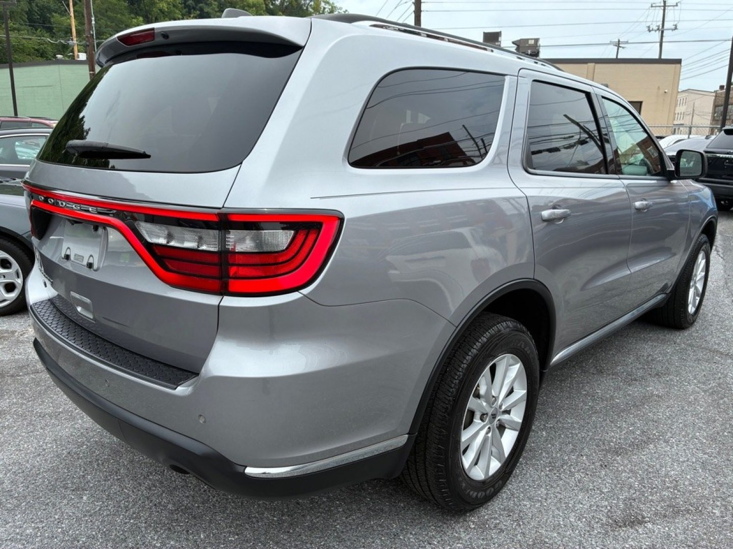2019 SILVER DODGE DURANGO SXT (1C4RDJAG1KC) with an 3.6L engine, Automatic transmission, located at 117 North Cameron Street, Harrisburg, PA, 17101, (717) 963-8962, 40.267021, -76.875351 - WE FINANCE!!! MOST vehicles are available for financing. Good Credit/ Challenged Credit/ No Credit - ALL Trade-Ins Welcomed!!! APPLY ONLINE or CALL us TODAY Please call us to discuss your cash and/or financing options. Thanks for checking our inventory! We're here to help.- Photo#4