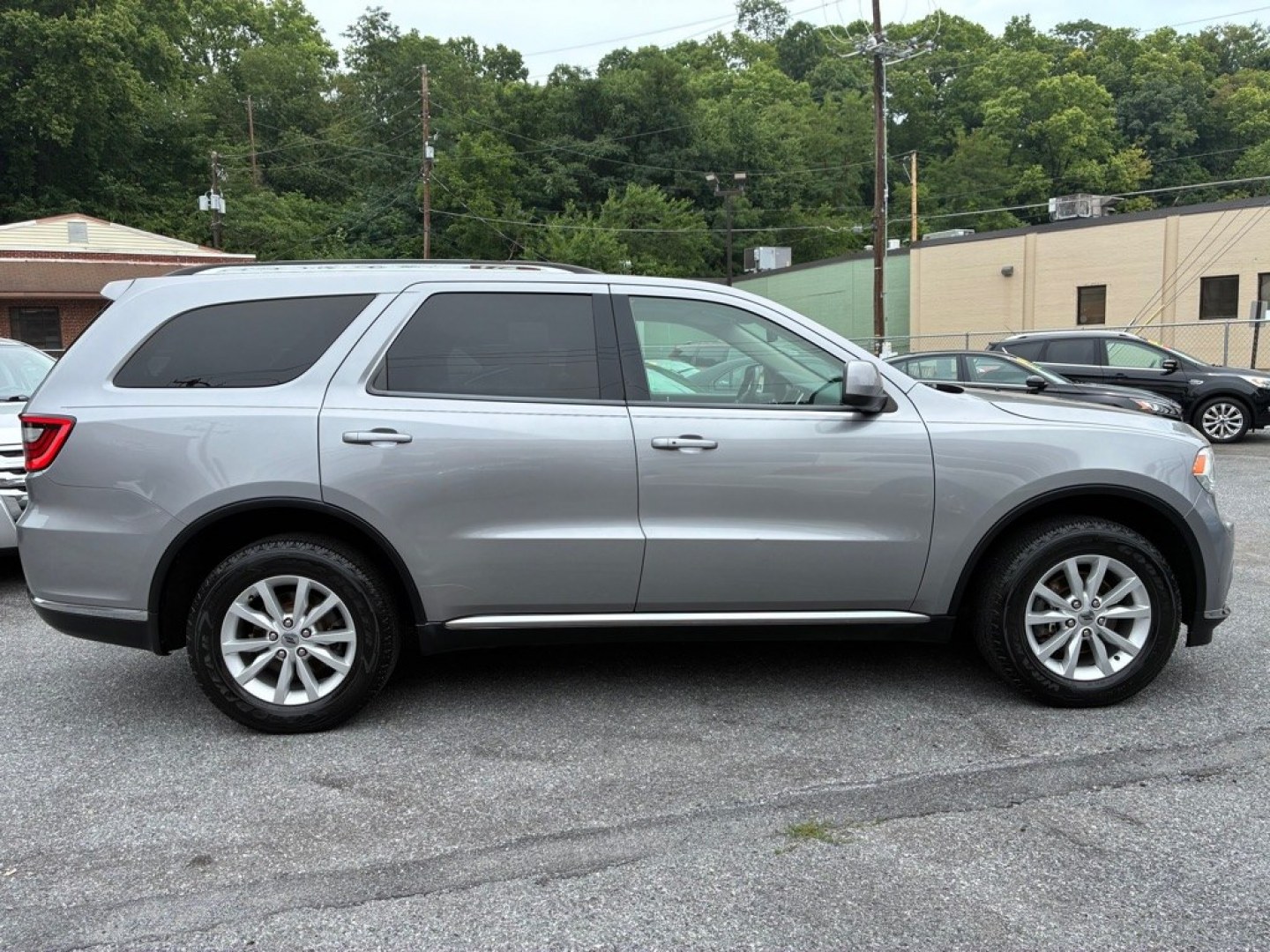 2019 SILVER DODGE DURANGO SXT (1C4RDJAG1KC) with an 3.6L engine, Automatic transmission, located at 117 North Cameron Street, Harrisburg, PA, 17101, (717) 963-8962, 40.267021, -76.875351 - WE FINANCE!!! MOST vehicles are available for financing. Good Credit/ Challenged Credit/ No Credit - ALL Trade-Ins Welcomed!!! APPLY ONLINE or CALL us TODAY Please call us to discuss your cash and/or financing options. Thanks for checking our inventory! We're here to help.- Photo#5