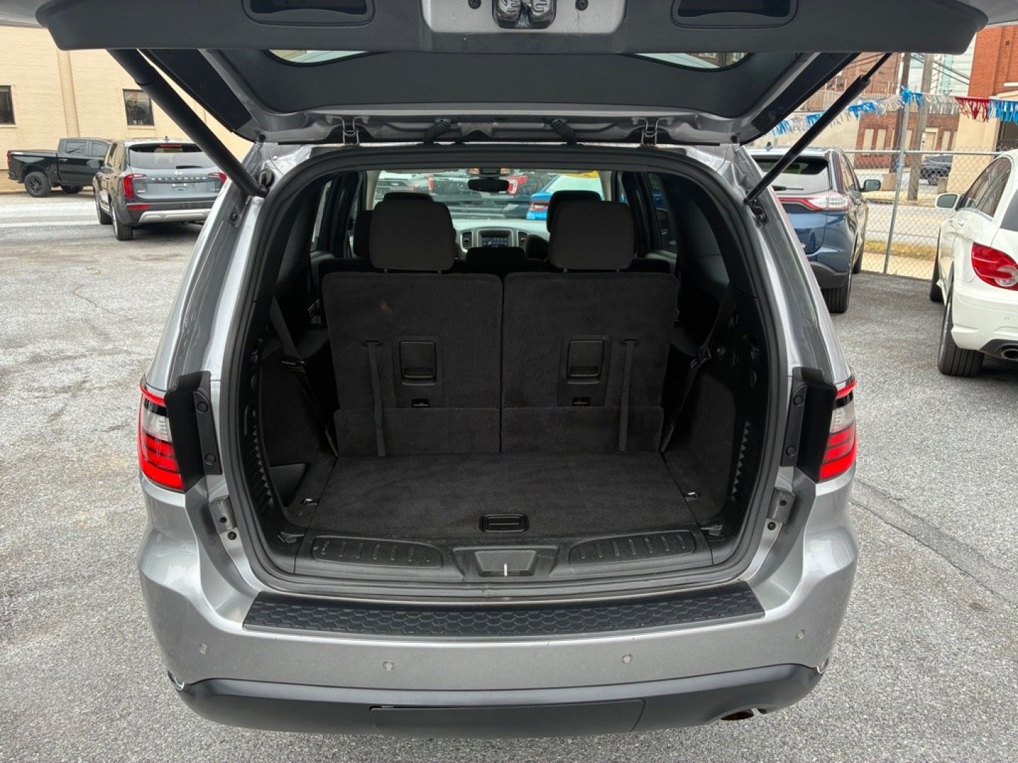 2019 SILVER DODGE DURANGO SXT (1C4RDJAG1KC) with an 3.6L engine, Automatic transmission, located at 117 North Cameron Street, Harrisburg, PA, 17101, (717) 963-8962, 40.267021, -76.875351 - WE FINANCE!!! MOST vehicles are available for financing. Good Credit/ Challenged Credit/ No Credit - ALL Trade-Ins Welcomed!!! APPLY ONLINE or CALL us TODAY Please call us to discuss your cash and/or financing options. Thanks for checking our inventory! We're here to help.- Photo#10