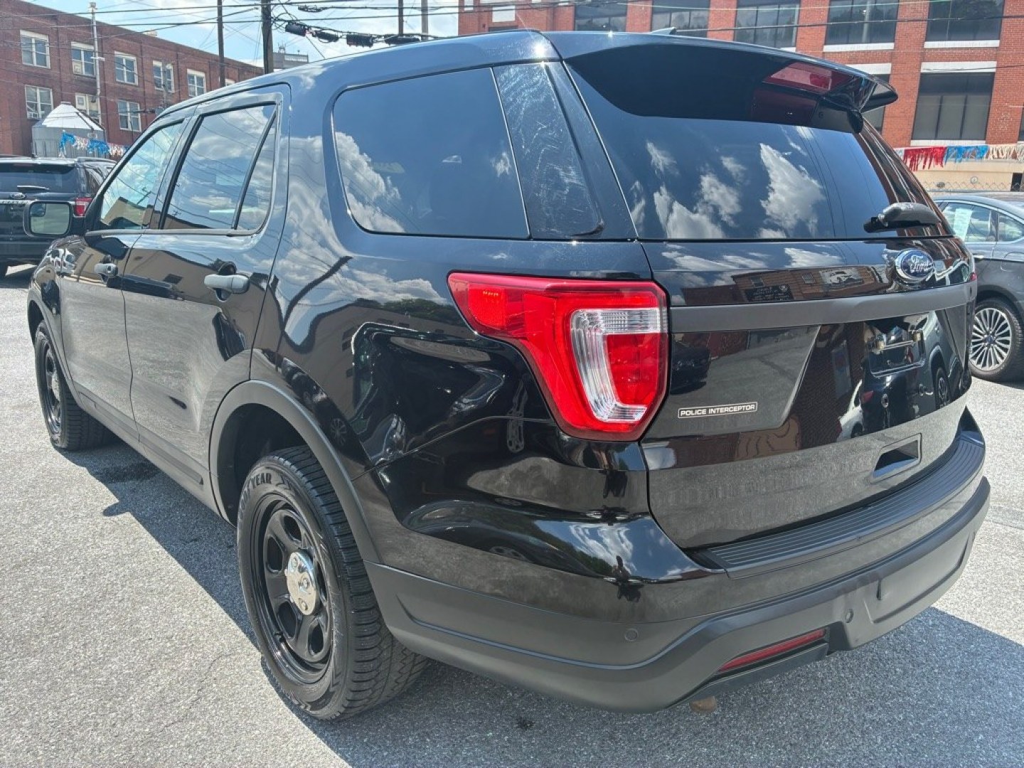 2019 BLACK FORD EXPLORER POLICE INTERCEPTOR (1FM5K8AR8KG) with an 3.7L engine, Automatic transmission, located at 117 North Cameron Street, Harrisburg, PA, 17101, (717) 963-8962, 40.267021, -76.875351 - WE FINANCE!!! MOST vehicles are available for financing. Good Credit/ Challenged Credit/ No Credit - ALL Trade-Ins Welcomed!!! APPLY ONLINE or CALL us TODAY Please call us to discuss your cash and/or financing options. Thanks for checking our inventory! We're here to help.- Photo#2