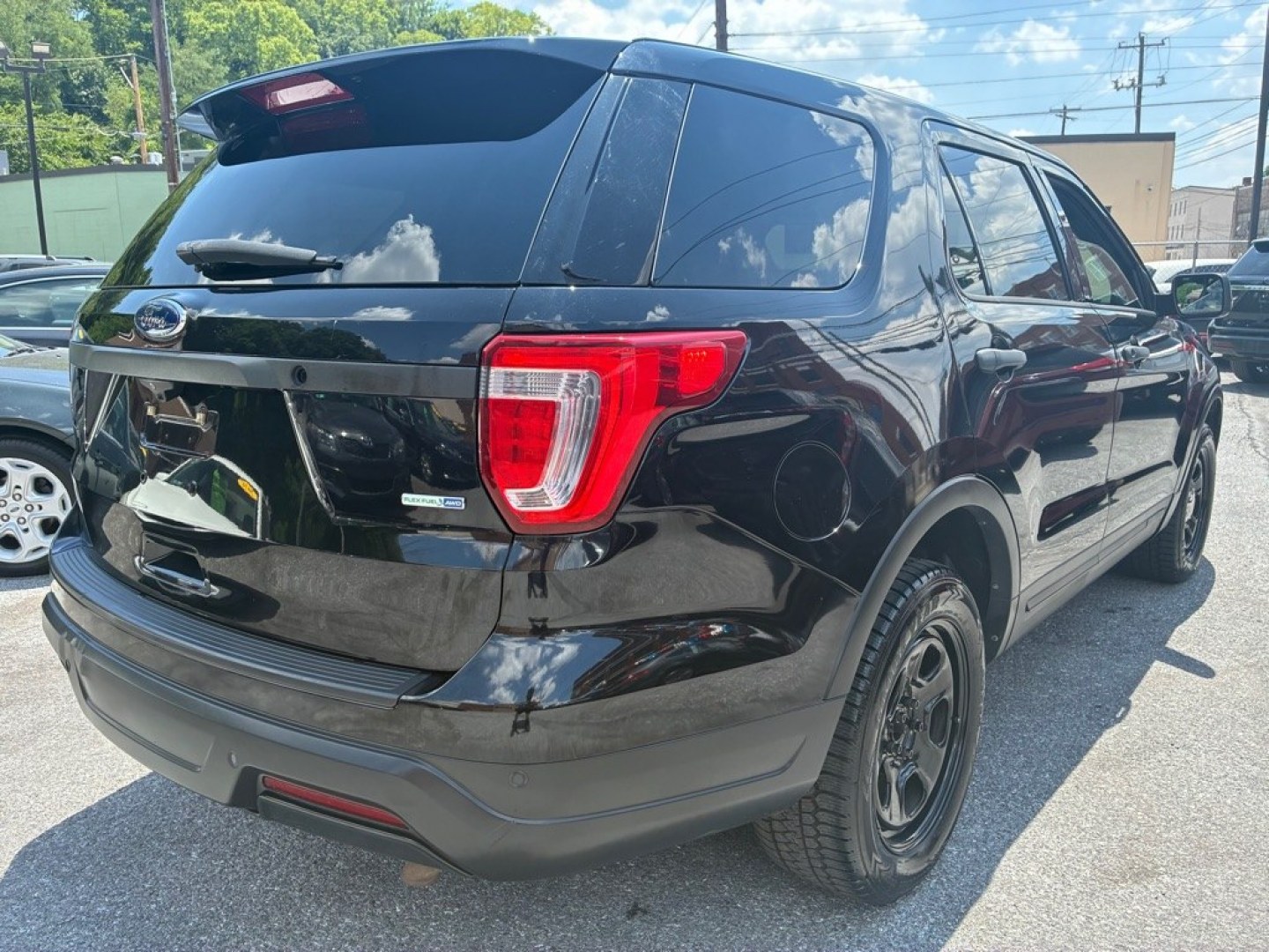 2019 BLACK FORD EXPLORER POLICE INTERCEPTOR (1FM5K8AR8KG) with an 3.7L engine, Automatic transmission, located at 117 North Cameron Street, Harrisburg, PA, 17101, (717) 963-8962, 40.267021, -76.875351 - WE FINANCE!!! MOST vehicles are available for financing. Good Credit/ Challenged Credit/ No Credit - ALL Trade-Ins Welcomed!!! APPLY ONLINE or CALL us TODAY Please call us to discuss your cash and/or financing options. Thanks for checking our inventory! We're here to help.- Photo#4