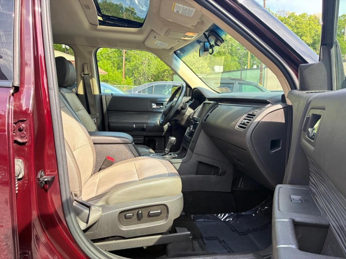 2019 BURGAN FORD FLEX LIMITED (2FMHK6DT5KB) with an 3.5L engine, Automatic transmission, located at 117 North Cameron Street, Harrisburg, PA, 17101, (717) 963-8962, 40.267021, -76.875351 - WE FINANCE!!! MOST vehicles are available for financing. Good Credit/ Challenged Credit/ No Credit - ALL Trade-Ins Welcomed!!! APPLY ONLINE or CALL us TODAY Please call us to discuss your cash and/or financing options. Thanks for checking our inventory! We're here to help. - Photo#8