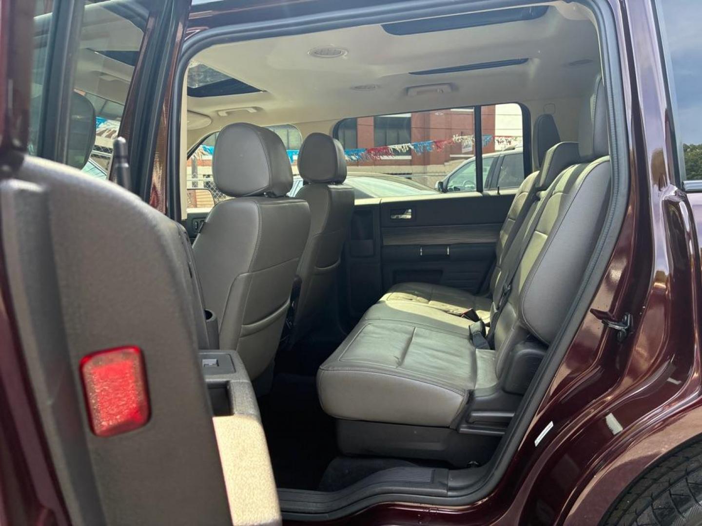 2019 BURGAN FORD FLEX LIMITED (2FMHK6DT5KB) with an 3.5L engine, Automatic transmission, located at 117 North Cameron Street, Harrisburg, PA, 17101, (717) 963-8962, 40.267021, -76.875351 - WE FINANCE!!! MOST vehicles are available for financing. Good Credit/ Challenged Credit/ No Credit - ALL Trade-Ins Welcomed!!! APPLY ONLINE or CALL us TODAY Please call us to discuss your cash and/or financing options. Thanks for checking our inventory! We're here to help. - Photo#12