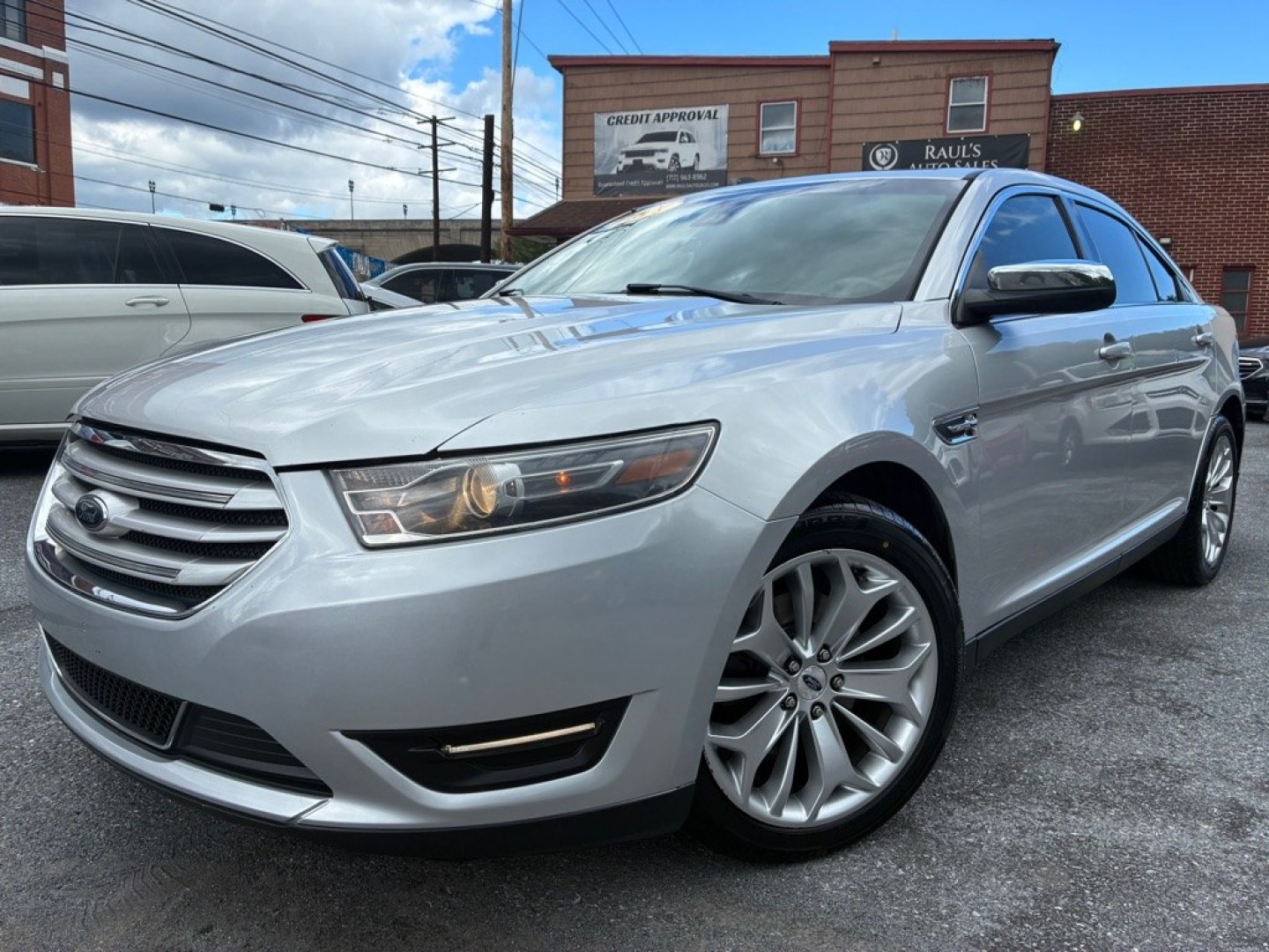 2019 SILVER FORD TAURUS LIMITED (1FAHP2F81KG) with an 3.5L engine, Automatic transmission, located at 117 North Cameron Street, Harrisburg, PA, 17101, (717) 963-8962, 40.267021, -76.875351 - Value Added Options - Installed Navigation System Sun/Moonroof Value Added Options - Standard Automatic Highbeams Auxiliary Audio Input Back-Up Camera Blind Spot Monitor Bluetooth Connection Cooled Front Seat Cross-Traffic Alert Dual A/C Hands-Free Liftgate Heated Front Seat Heated M- Photo#0