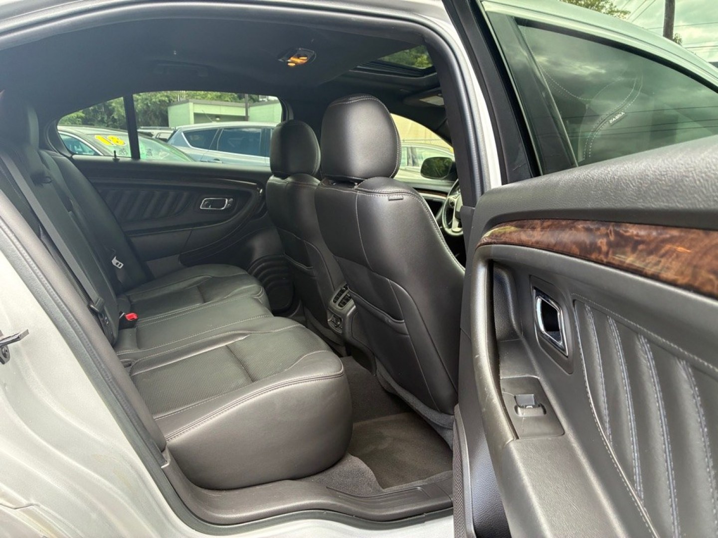 2019 SILVER FORD TAURUS LIMITED (1FAHP2F81KG) with an 3.5L engine, Automatic transmission, located at 117 North Cameron Street, Harrisburg, PA, 17101, (717) 963-8962, 40.267021, -76.875351 - Value Added Options - Installed Navigation System Sun/Moonroof Value Added Options - Standard Automatic Highbeams Auxiliary Audio Input Back-Up Camera Blind Spot Monitor Bluetooth Connection Cooled Front Seat Cross-Traffic Alert Dual A/C Hands-Free Liftgate Heated Front Seat Heated M- Photo#9