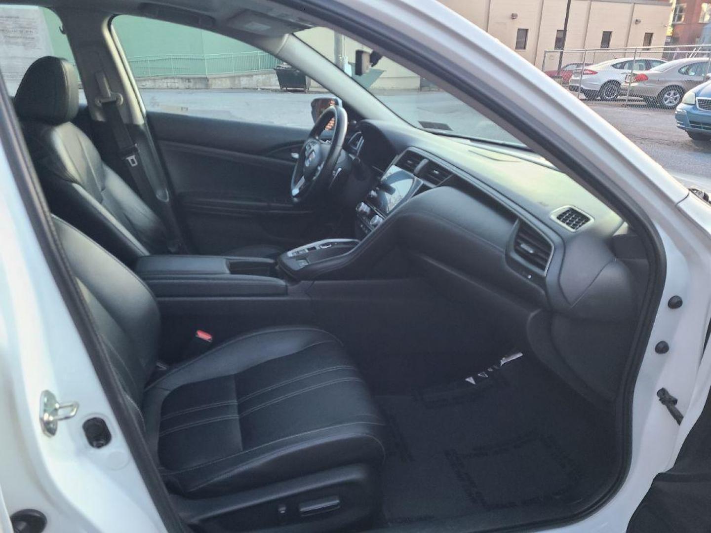 2019 WHITE HONDA INSIGHT TOURING (19XZE4F91KE) with an 1.5L engine, Automatic transmission, located at 117 North Cameron Street, Harrisburg, PA, 17101, (717) 963-8962, 40.267021, -76.875351 - WE FINANCE!!! Good Credit/ Bad Credit/ No Credit - ALL Trade-Ins Welcomed!!! ***Guaranteed Credit Approval*** APPLY ONLINE or CALL us TODAY ;) Internet Prices and Marketplace Prices are SPECIAL discounted ***CASH DEALS*** Retail Prices are higher. Please call us to discuss your cash and finan - Photo#9