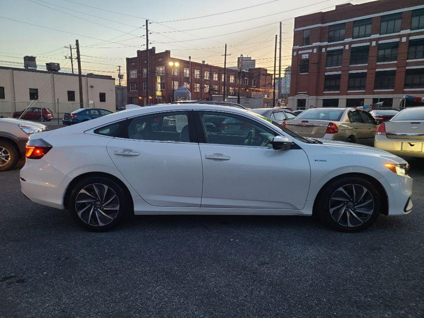 2019 WHITE HONDA INSIGHT TOURING (19XZE4F91KE) with an 1.5L engine, Automatic transmission, located at 117 North Cameron Street, Harrisburg, PA, 17101, (717) 963-8962, 40.267021, -76.875351 - WE FINANCE!!! Good Credit/ Bad Credit/ No Credit - ALL Trade-Ins Welcomed!!! ***Guaranteed Credit Approval*** APPLY ONLINE or CALL us TODAY ;) Internet Prices and Marketplace Prices are SPECIAL discounted ***CASH DEALS*** Retail Prices are higher. Please call us to discuss your cash and finan - Photo#5