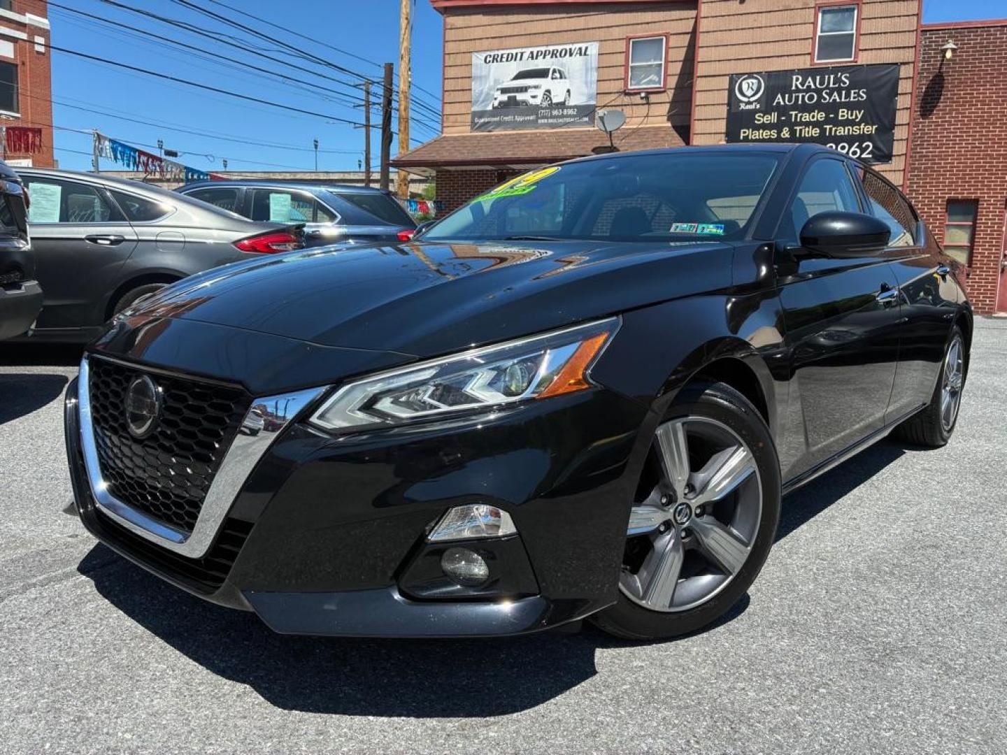 2019 BLACK NISSAN ALTIMA SL (1N4BL4EV9KC) with an 2.5L engine, Continuously Variable transmission, located at 117 North Cameron Street, Harrisburg, PA, 17101, (717) 963-8962, 40.267021, -76.875351 - WE FINANCE!!! MOST vehicles are available for financing. Good Credit/ Challenged Credit/ No Credit - ALL Trade-Ins Welcomed!!! APPLY ONLINE or CALL us TODAY Please call us to discuss your cash and/or financing options. Thanks for checking our inventory! We're here to help. - Photo#0