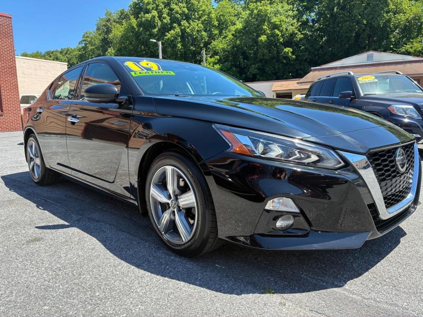 2019 BLACK NISSAN ALTIMA SL (1N4BL4EV9KC) with an 2.5L engine, Continuously Variable transmission, located at 117 North Cameron Street, Harrisburg, PA, 17101, (717) 963-8962, 40.267021, -76.875351 - WE FINANCE!!! MOST vehicles are available for financing. Good Credit/ Challenged Credit/ No Credit - ALL Trade-Ins Welcomed!!! APPLY ONLINE or CALL us TODAY Please call us to discuss your cash and/or financing options. Thanks for checking our inventory! We're here to help. - Photo#6