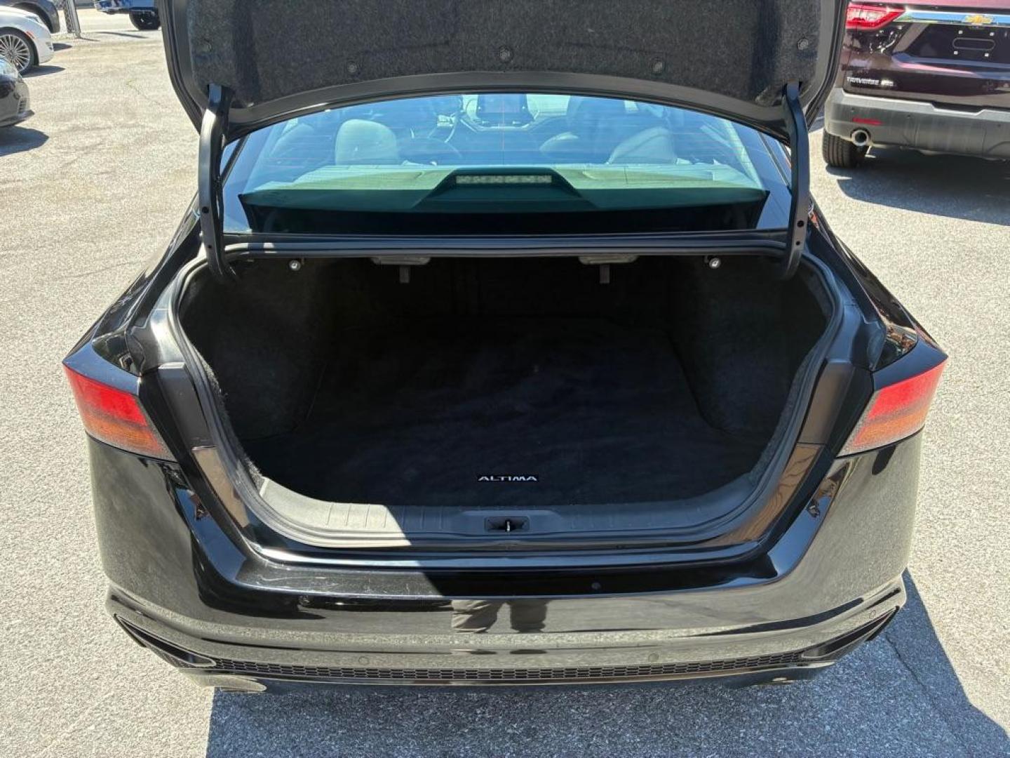 2019 BLACK NISSAN ALTIMA SL (1N4BL4EV9KC) with an 2.5L engine, Continuously Variable transmission, located at 117 North Cameron Street, Harrisburg, PA, 17101, (717) 963-8962, 40.267021, -76.875351 - WE FINANCE!!! MOST vehicles are available for financing. Good Credit/ Challenged Credit/ No Credit - ALL Trade-Ins Welcomed!!! APPLY ONLINE or CALL us TODAY Please call us to discuss your cash and/or financing options. Thanks for checking our inventory! We're here to help. - Photo#10