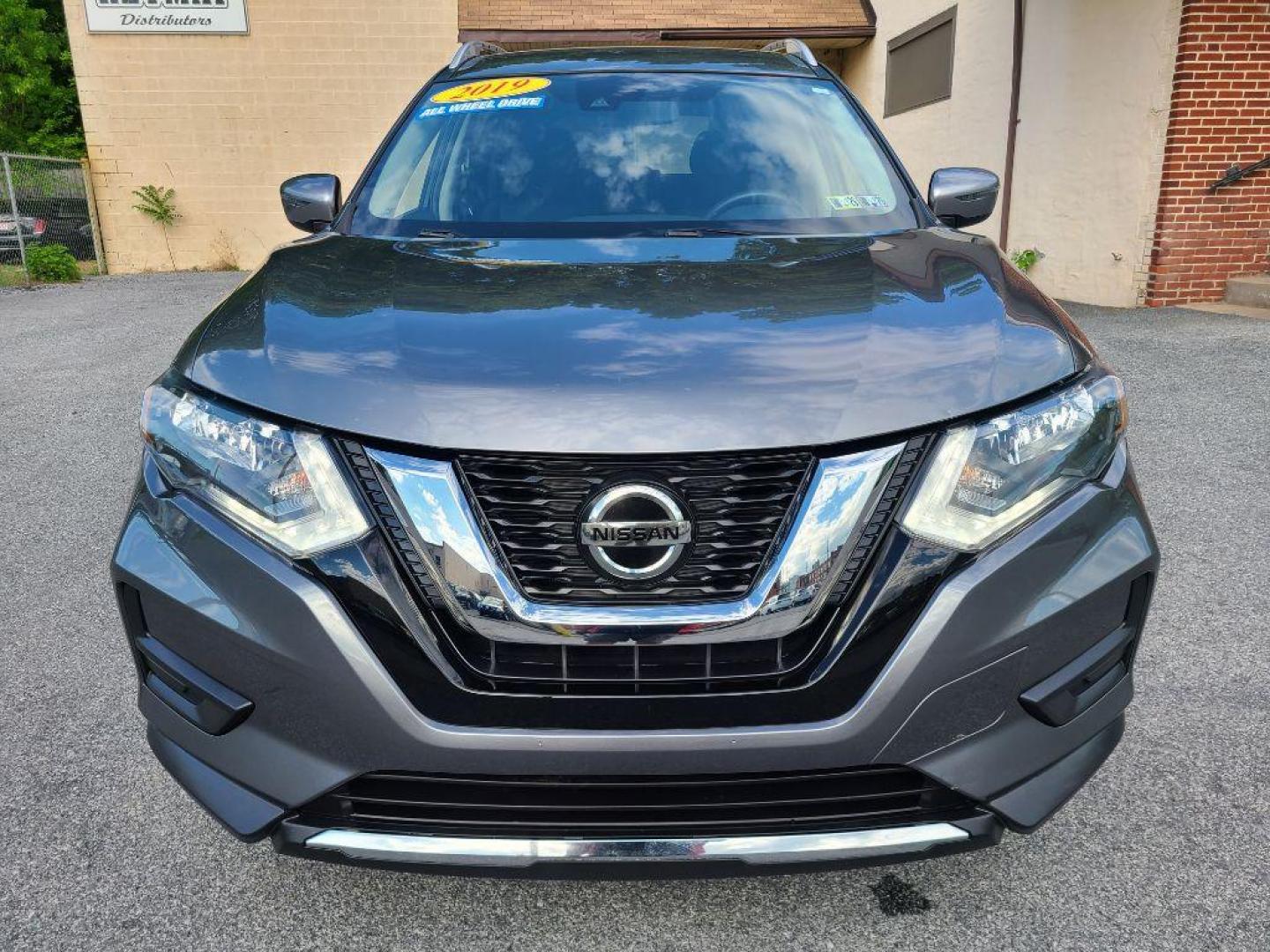 2019 GRAY NISSAN ROGUE S (KNMAT2MV3KP) with an 2.5L engine, Continuously Variable transmission, located at 117 North Cameron Street, Harrisburg, PA, 17101, (717) 963-8962, 40.267021, -76.875351 - WE FINANCE!!! Good Credit/ Bad Credit/ No Credit - ALL Trade-Ins Welcomed!!! ***Guaranteed Credit Approval*** APPLY ONLINE or CALL us TODAY ;) Internet Prices and Marketplace Prices are SPECIAL discounted ***CASH DEALS*** Retail Prices are higher. Please call us to discuss your cash and finan - Photo#7