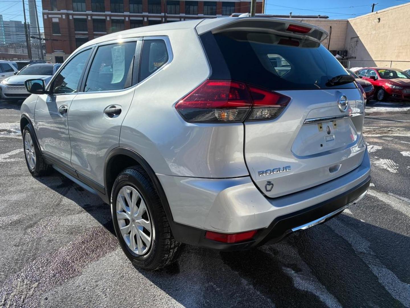 2019 SILVER NISSAN ROGUE S (KNMAT2MVXKP) with an 2.5L engine, Continuously Variable transmission, located at 117 North Cameron Street, Harrisburg, PA, 17101, (717) 963-8962, 40.267021, -76.875351 - WE FINANCE!!! Good Credit/ Challenged Credit/ No Credit - ALL Trade-Ins Welcomed!!! APPLY ONLINE or CALL us TODAY ;) Please call us to discuss your cash and/or financing options. - Photo#2