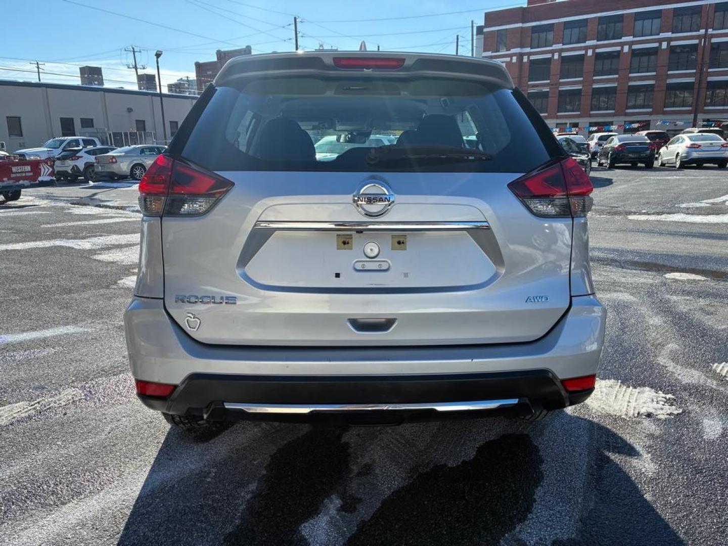 2019 SILVER NISSAN ROGUE S (KNMAT2MVXKP) with an 2.5L engine, Continuously Variable transmission, located at 117 North Cameron Street, Harrisburg, PA, 17101, (717) 963-8962, 40.267021, -76.875351 - WE FINANCE!!! Good Credit/ Challenged Credit/ No Credit - ALL Trade-Ins Welcomed!!! APPLY ONLINE or CALL us TODAY ;) Please call us to discuss your cash and/or financing options. - Photo#3