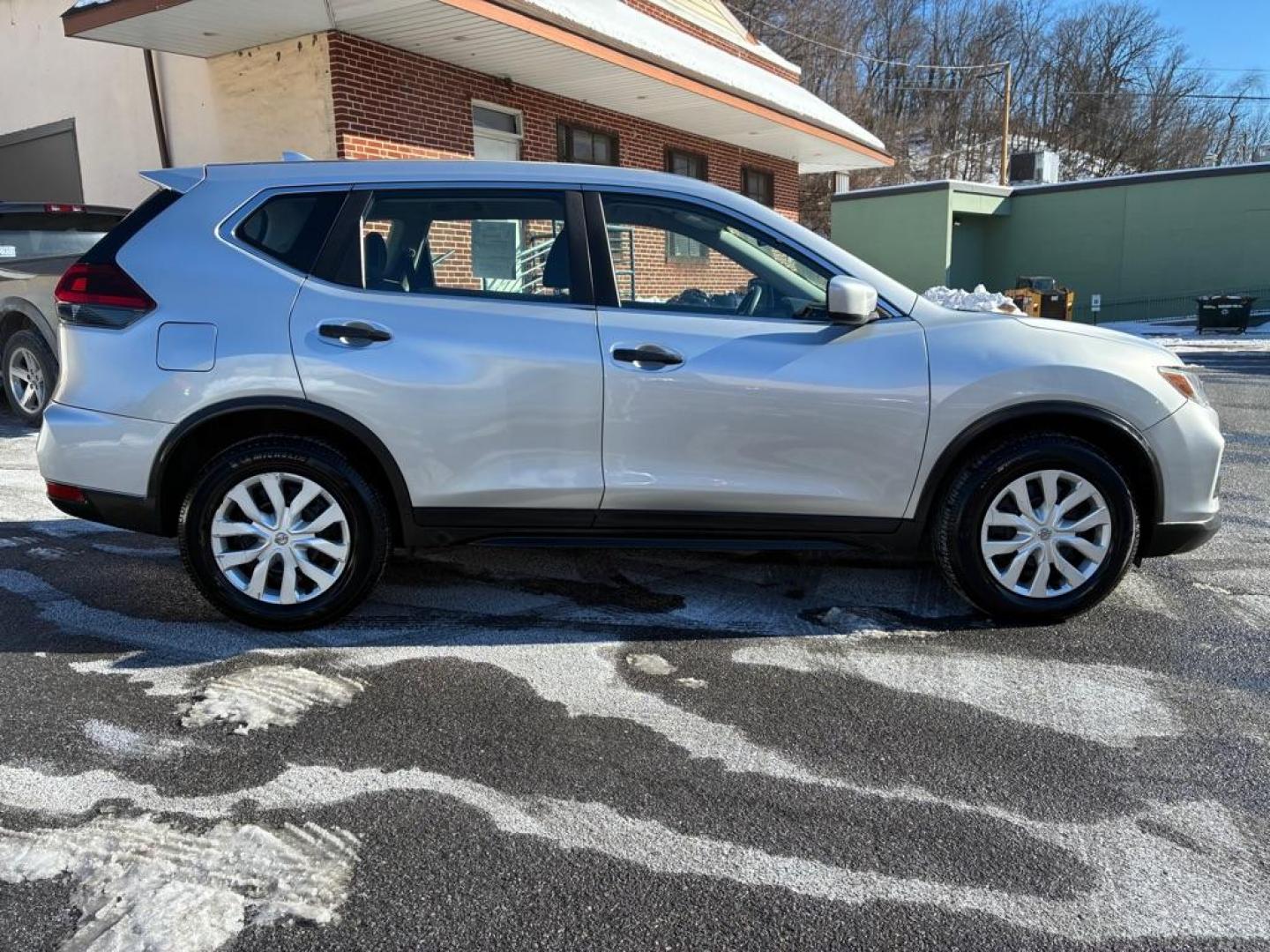 2019 SILVER NISSAN ROGUE S (KNMAT2MVXKP) with an 2.5L engine, Continuously Variable transmission, located at 117 North Cameron Street, Harrisburg, PA, 17101, (717) 963-8962, 40.267021, -76.875351 - WE FINANCE!!! Good Credit/ Challenged Credit/ No Credit - ALL Trade-Ins Welcomed!!! APPLY ONLINE or CALL us TODAY ;) Please call us to discuss your cash and/or financing options. - Photo#5