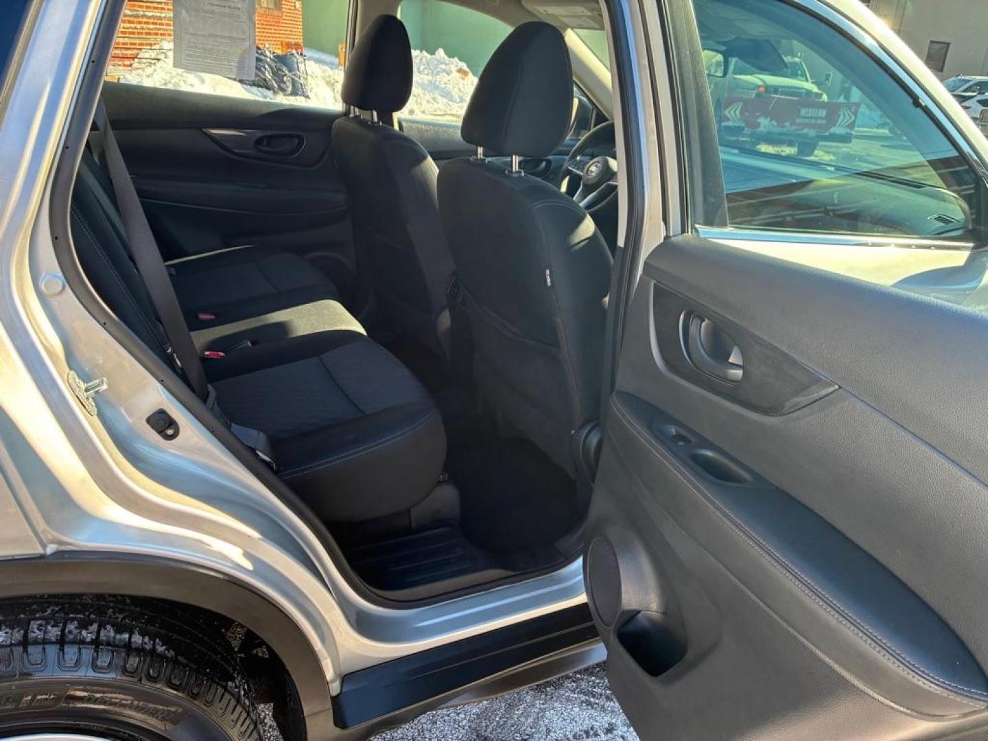 2019 SILVER NISSAN ROGUE S (KNMAT2MVXKP) with an 2.5L engine, Continuously Variable transmission, located at 117 North Cameron Street, Harrisburg, PA, 17101, (717) 963-8962, 40.267021, -76.875351 - WE FINANCE!!! Good Credit/ Challenged Credit/ No Credit - ALL Trade-Ins Welcomed!!! APPLY ONLINE or CALL us TODAY ;) Please call us to discuss your cash and/or financing options. - Photo#8