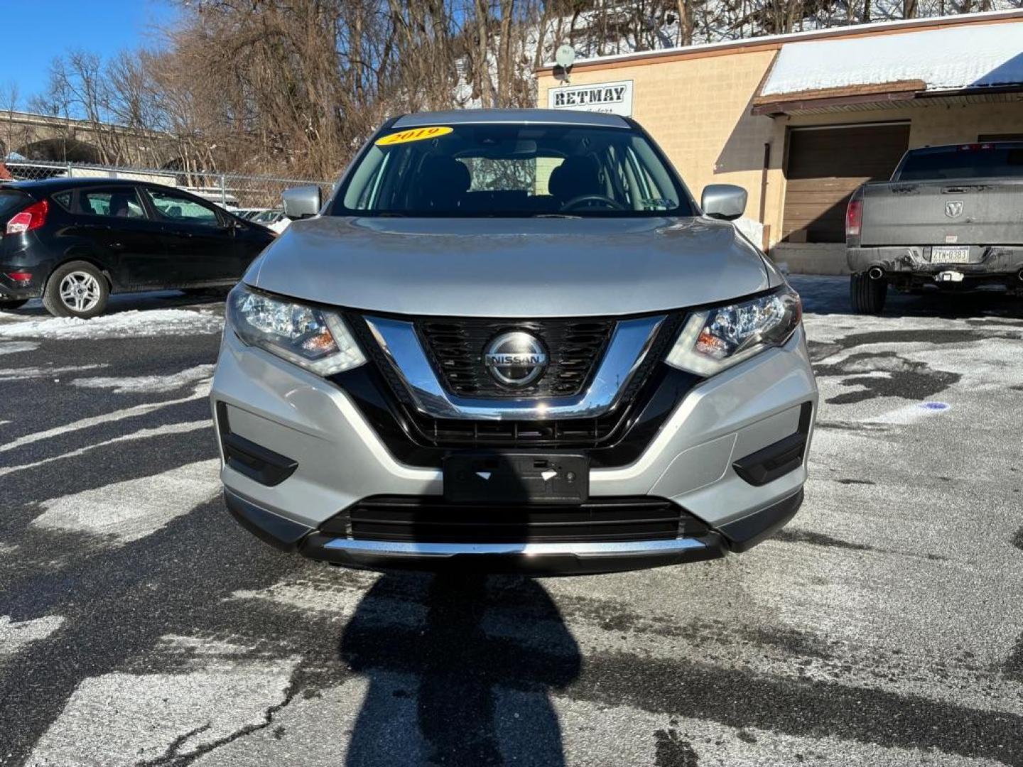 2019 SILVER NISSAN ROGUE S (KNMAT2MVXKP) with an 2.5L engine, Continuously Variable transmission, located at 117 North Cameron Street, Harrisburg, PA, 17101, (717) 963-8962, 40.267021, -76.875351 - WE FINANCE!!! Good Credit/ Challenged Credit/ No Credit - ALL Trade-Ins Welcomed!!! APPLY ONLINE or CALL us TODAY ;) Please call us to discuss your cash and/or financing options. - Photo#9