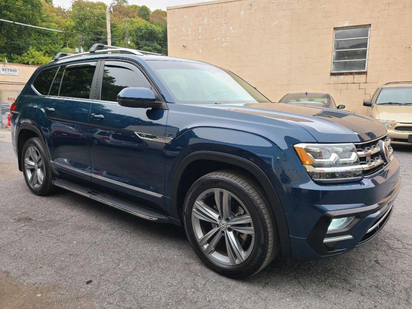 2019 BLUE VOLKSWAGEN ATLAS SEL (1V2RR2CA9KC) with an 3.6L engine, Automatic transmission, located at 7981 Paxton Street, Harrisburg, PA, 17111, (717) 561-2926, 40.261490, -76.749229 - WE FINANCE!!! Good Credit/ Bad Credit/ No Credit - ALL Trade-Ins Welcomed!!! ***Guaranteed Credit Approval*** APPLY ONLINE or CALL us TODAY ;) Please call us to discuss your cash and financing options. - Photo#9