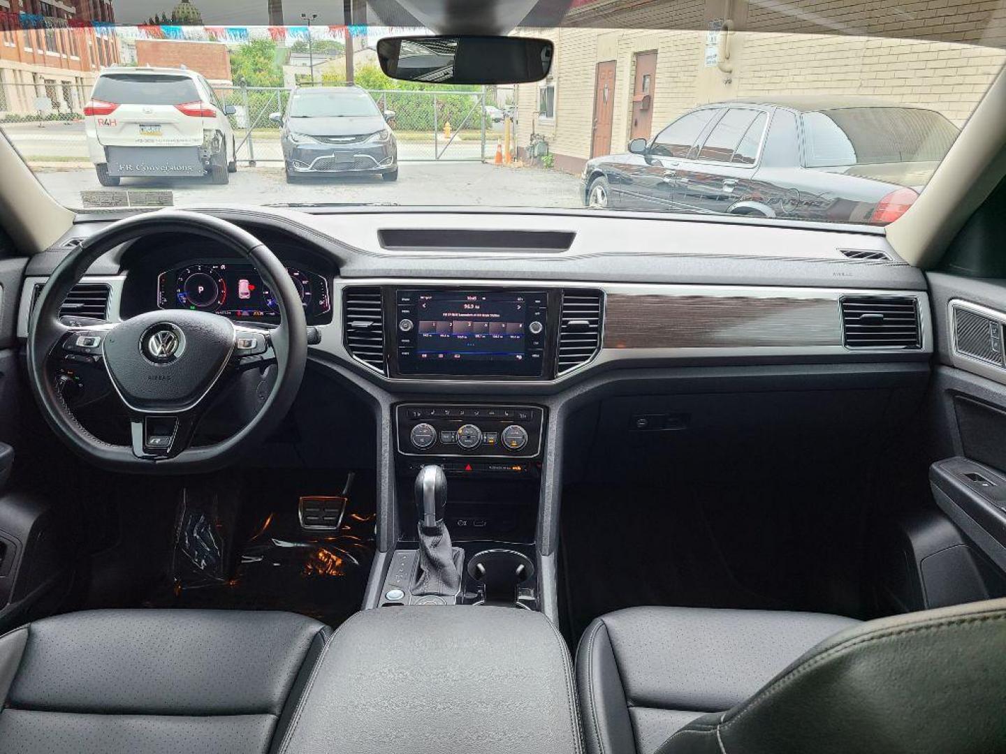 2019 BLUE VOLKSWAGEN ATLAS SEL (1V2RR2CA9KC) with an 3.6L engine, Automatic transmission, located at 7981 Paxton Street, Harrisburg, PA, 17111, (717) 561-2926, 40.261490, -76.749229 - WE FINANCE!!! Good Credit/ Bad Credit/ No Credit - ALL Trade-Ins Welcomed!!! ***Guaranteed Credit Approval*** APPLY ONLINE or CALL us TODAY ;) Please call us to discuss your cash and financing options. - Photo#13