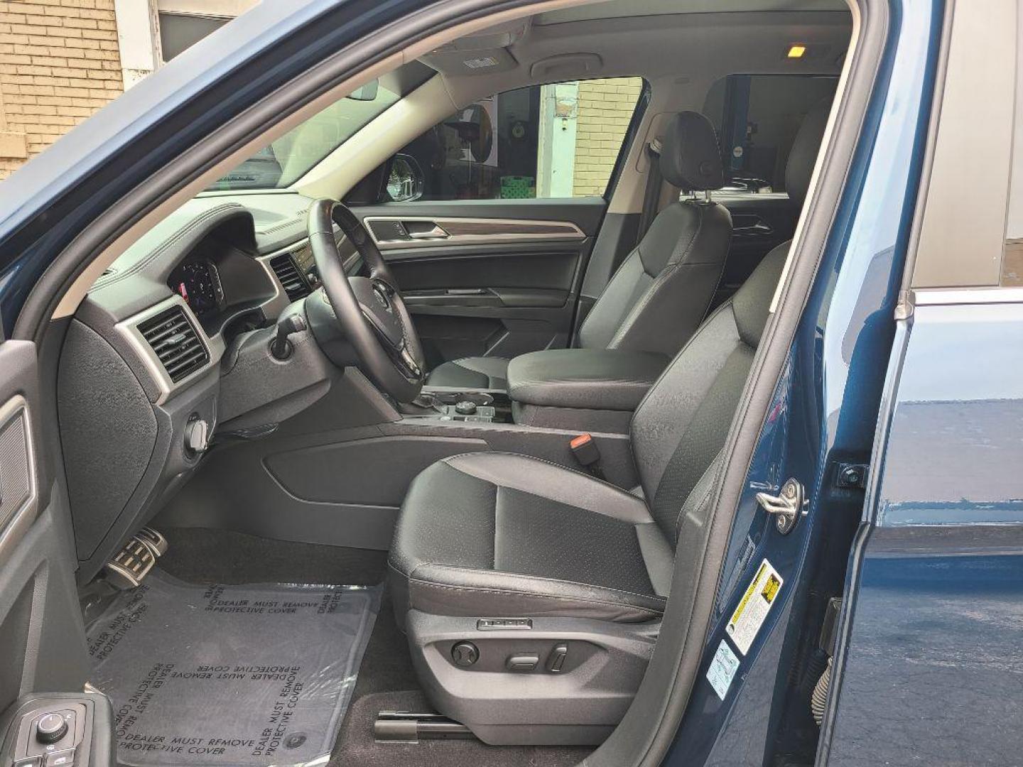 2019 BLUE VOLKSWAGEN ATLAS SEL (1V2RR2CA9KC) with an 3.6L engine, Automatic transmission, located at 7981 Paxton Street, Harrisburg, PA, 17111, (717) 561-2926, 40.261490, -76.749229 - WE FINANCE!!! Good Credit/ Bad Credit/ No Credit - ALL Trade-Ins Welcomed!!! ***Guaranteed Credit Approval*** APPLY ONLINE or CALL us TODAY ;) Please call us to discuss your cash and financing options. - Photo#19