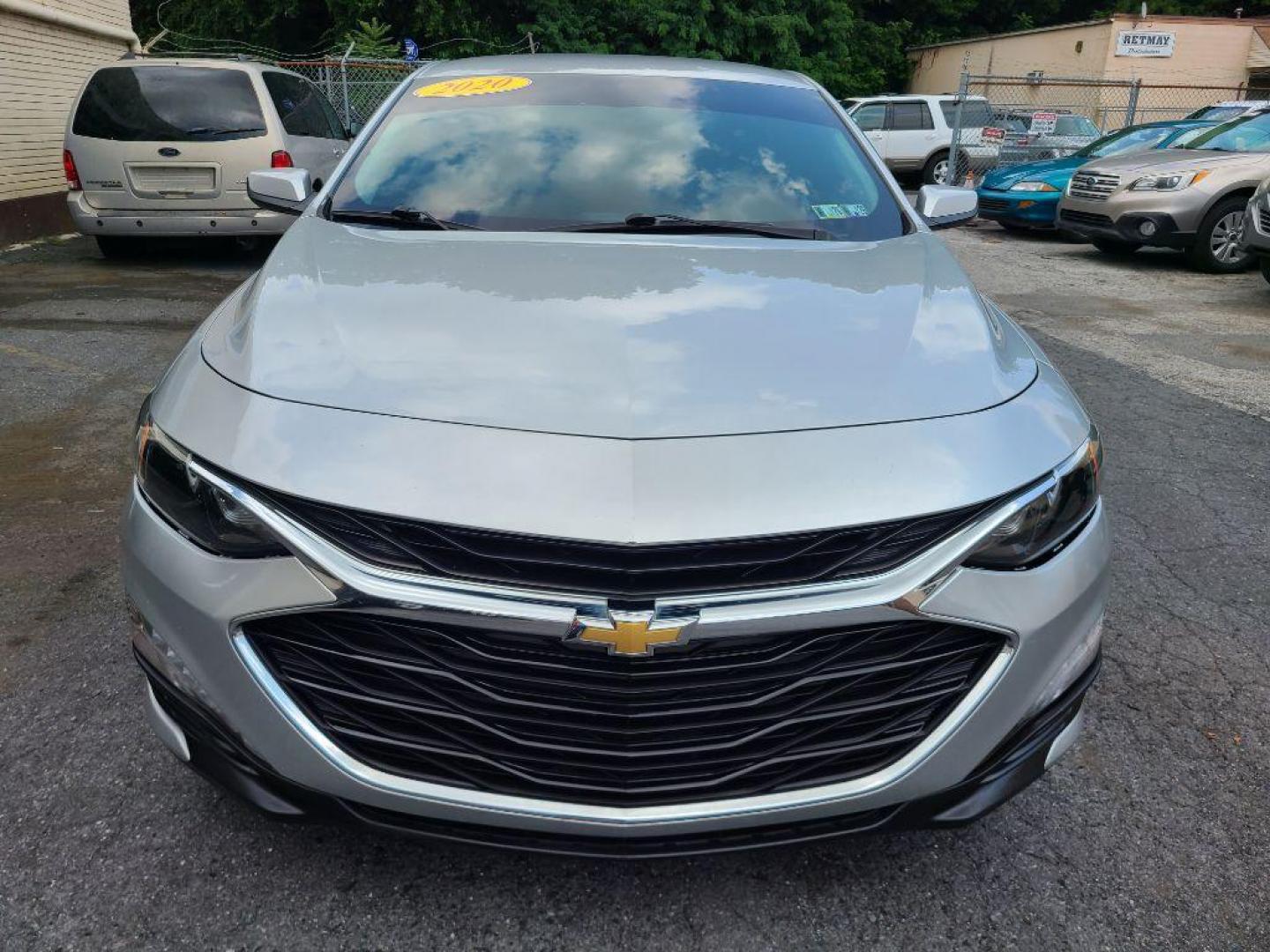 2020 SILVER CHEVROLET MALIBU LT (1G1ZD5ST3LF) with an 1.5L engine, Continuously Variable transmission, located at 117 North Cameron Street, Harrisburg, PA, 17101, (717) 963-8962, 40.267021, -76.875351 - WE FINANCE!!! Good Credit/ Bad Credit/ No Credit - ALL Trade-Ins Welcomed!!! ***Guaranteed Credit Approval*** APPLY ONLINE or CALL us TODAY ;) Internet Prices and Marketplace Prices are SPECIAL discounted ***CASH DEALS*** Retail Prices are higher. Please call us to discuss your cash and finan - Photo#7