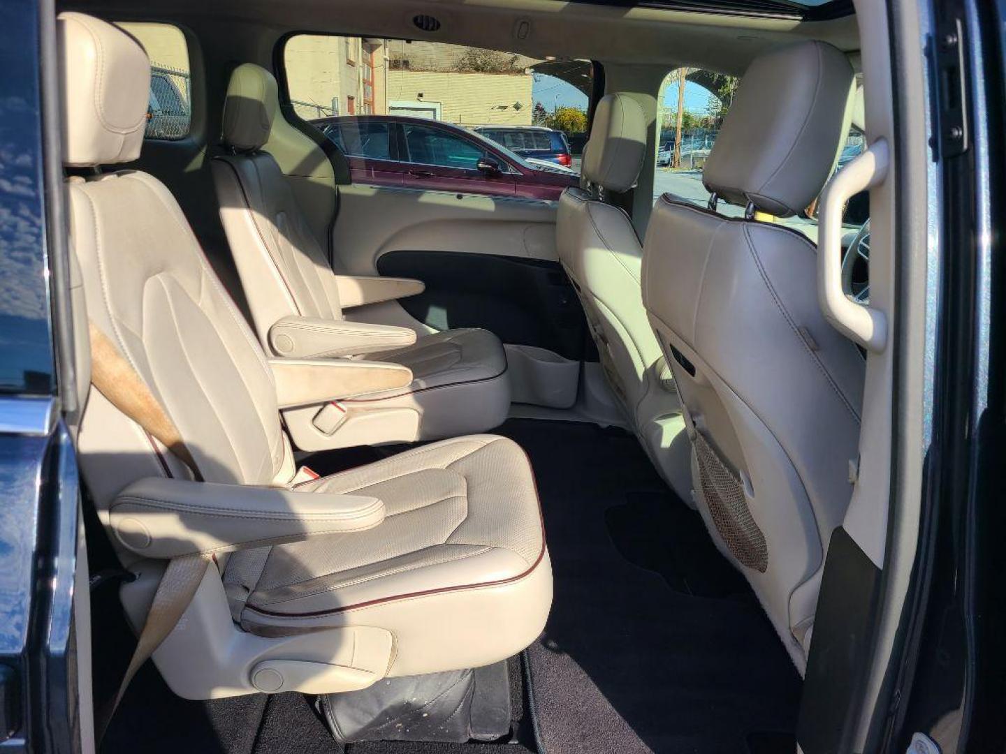 2020 GRAY CHRYSLER PACIFICA LIMITED (2C4RC1GG4LR) with an 3.6L engine, Automatic transmission, located at 117 North Cameron Street, Harrisburg, PA, 17101, (717) 963-8962, 40.267021, -76.875351 - WE FINANCE!!! Good Credit/ Bad Credit/ No Credit - ALL Trade-Ins Welcomed!!! ***Guaranteed Credit Approval*** APPLY ONLINE or CALL us TODAY ;) Please call us to discuss your cash and financing options. - Photo#12