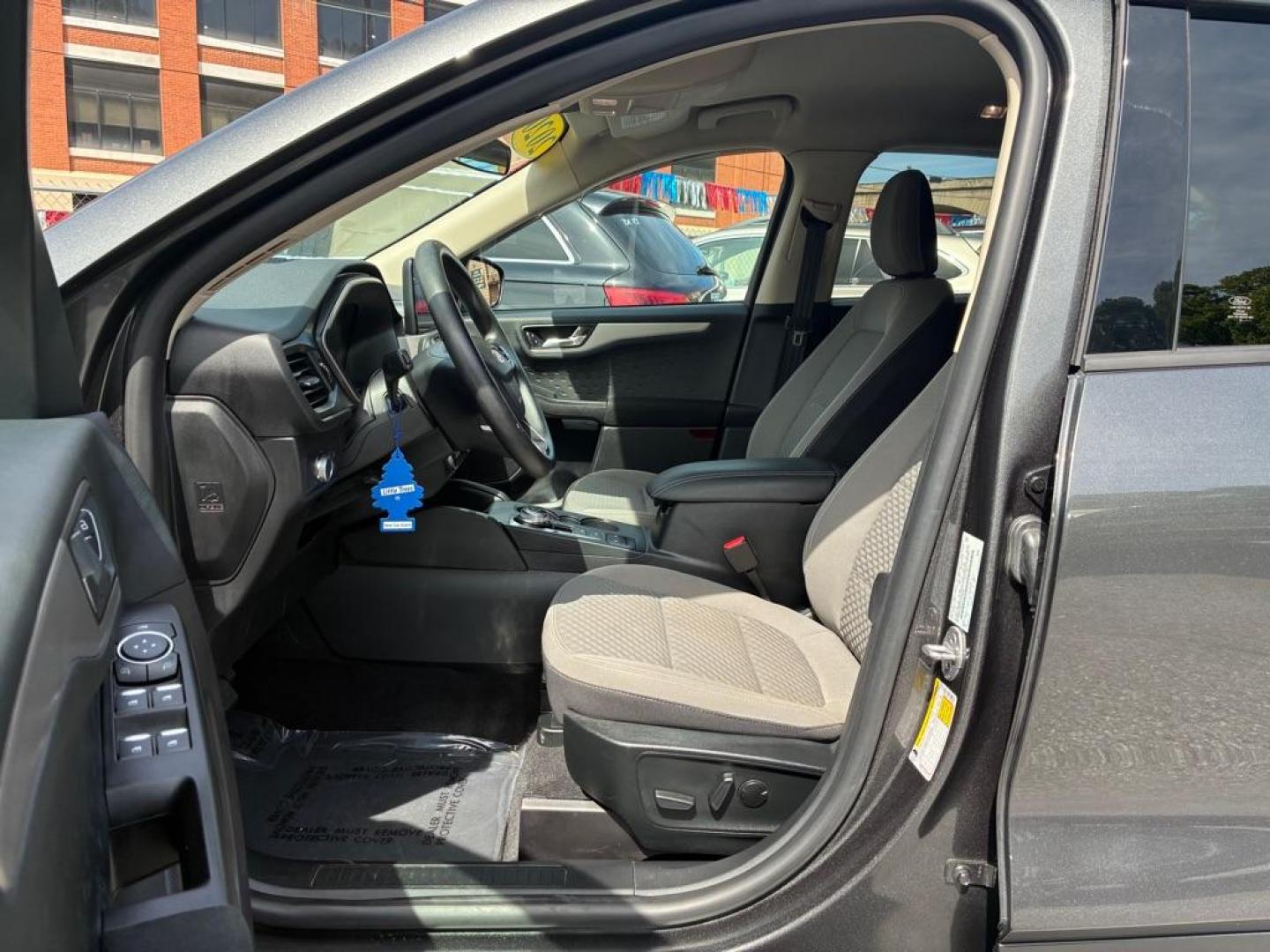 2020 GREY FORD ESCAPE SE (1FMCU9G61LU) with an 1.5L engine, Automatic transmission, located at 117 North Cameron Street, Harrisburg, PA, 17101, (717) 963-8962, 40.267021, -76.875351 - WE FINANCE!!! MOST vehicles are available for financing. Good Credit/ Challenged Credit/ No Credit - ALL Trade-Ins Welcomed!!! APPLY ONLINE or CALL us TODAY Please call us to discuss your cash and/or financing options. Thanks for checking our inventory! We're here to help. - Photo#12