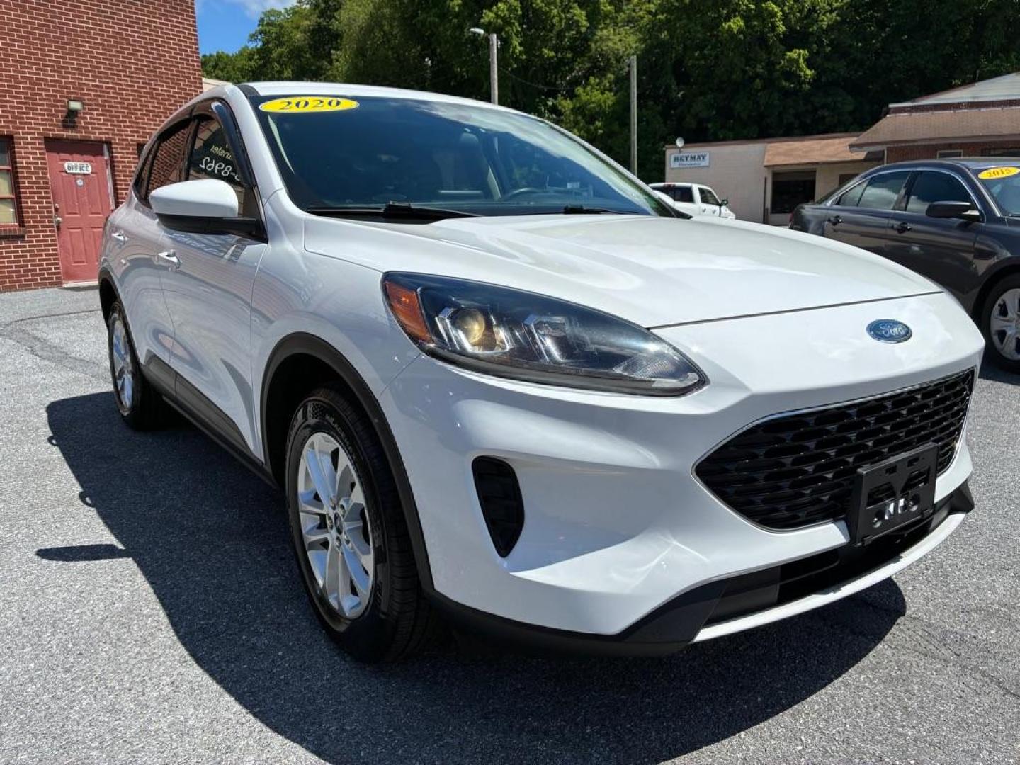2020 WHITE FORD ESCAPE SE (1FMCU9G64LU) with an 1.5L engine, Automatic transmission, located at 117 North Cameron Street, Harrisburg, PA, 17101, (717) 963-8962, 40.267021, -76.875351 - WE FINANCE!!! MOST vehicles are available for financing. Good Credit/ Challenged Credit/ No Credit - ALL Trade-Ins Welcomed!!! APPLY ONLINE or CALL us TODAY Please call us to discuss your cash and/or financing options. Thanks for checking our inventory! We're here to help. - Photo#6