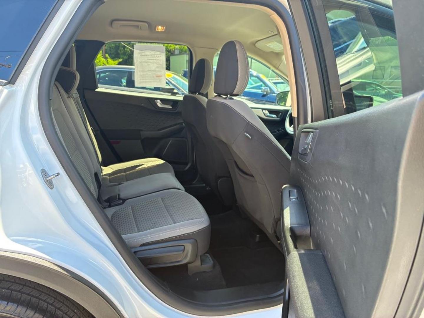 2020 WHITE FORD ESCAPE SE (1FMCU9G64LU) with an 1.5L engine, Automatic transmission, located at 117 North Cameron Street, Harrisburg, PA, 17101, (717) 963-8962, 40.267021, -76.875351 - WE FINANCE!!! MOST vehicles are available for financing. Good Credit/ Challenged Credit/ No Credit - ALL Trade-Ins Welcomed!!! APPLY ONLINE or CALL us TODAY Please call us to discuss your cash and/or financing options. Thanks for checking our inventory! We're here to help. - Photo#9