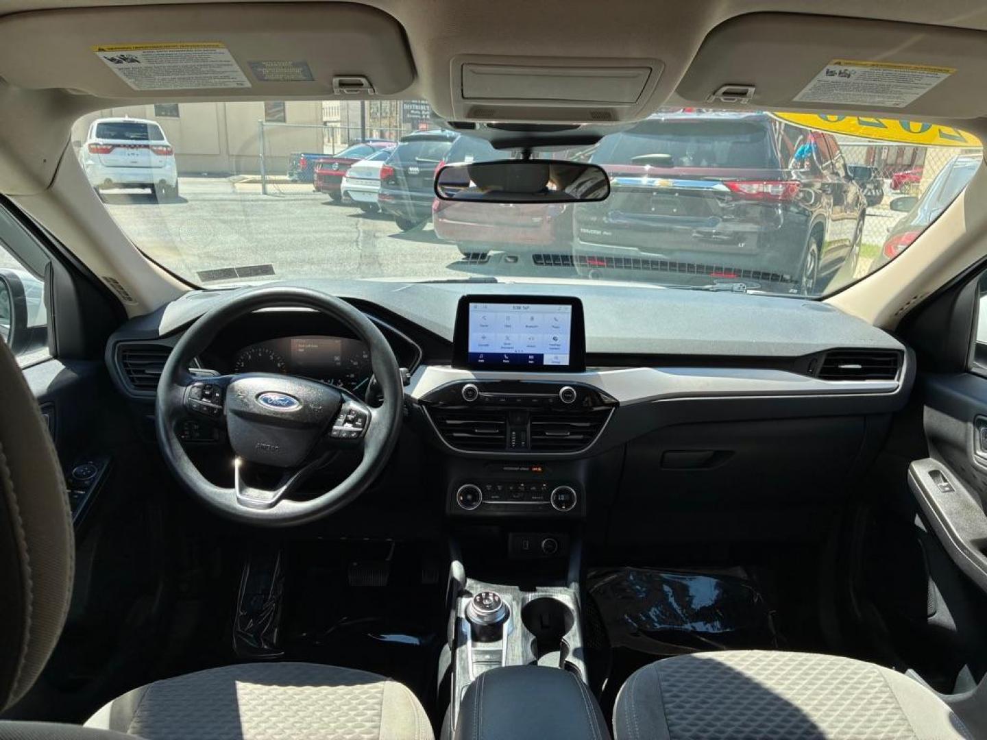 2020 WHITE FORD ESCAPE SE (1FMCU9G64LU) with an 1.5L engine, Automatic transmission, located at 117 North Cameron Street, Harrisburg, PA, 17101, (717) 963-8962, 40.267021, -76.875351 - WE FINANCE!!! MOST vehicles are available for financing. Good Credit/ Challenged Credit/ No Credit - ALL Trade-Ins Welcomed!!! APPLY ONLINE or CALL us TODAY Please call us to discuss your cash and/or financing options. Thanks for checking our inventory! We're here to help. - Photo#12