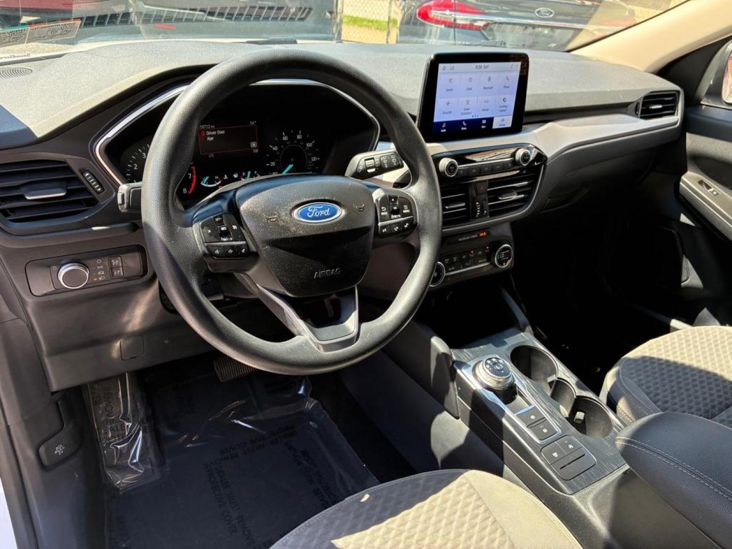 2020 WHITE FORD ESCAPE SE (1FMCU9G64LU) with an 1.5L engine, Automatic transmission, located at 117 North Cameron Street, Harrisburg, PA, 17101, (717) 963-8962, 40.267021, -76.875351 - WE FINANCE!!! MOST vehicles are available for financing. Good Credit/ Challenged Credit/ No Credit - ALL Trade-Ins Welcomed!!! APPLY ONLINE or CALL us TODAY Please call us to discuss your cash and/or financing options. Thanks for checking our inventory! We're here to help. - Photo#14