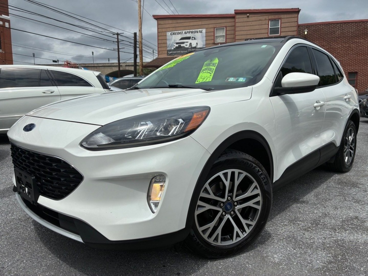 2020 WHITE FORD ESCAPE SEL (1FMCU9H92LU) with an 2.0L engine, Automatic transmission, located at 117 North Cameron Street, Harrisburg, PA, 17101, (717) 963-8962, 40.267021, -76.875351 - WE FINANCE!!! MOST vehicles are available for financing. Good Credit/ Challenged Credit/ No Credit - ALL Trade-Ins Welcomed!!! APPLY ONLINE or CALL us TODAY Please call us to discuss your cash and/or financing options. Thanks for checking our inventory! We're here to help.- Photo#0