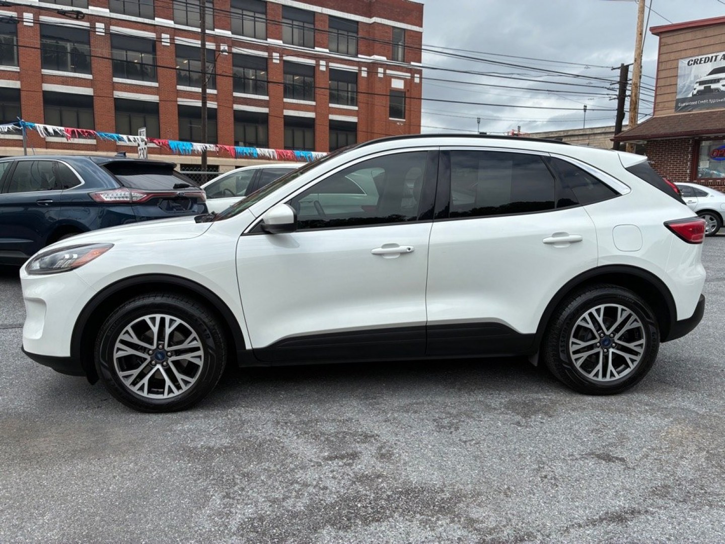 2020 WHITE FORD ESCAPE SEL (1FMCU9H92LU) with an 2.0L engine, Automatic transmission, located at 117 North Cameron Street, Harrisburg, PA, 17101, (717) 963-8962, 40.267021, -76.875351 - WE FINANCE!!! MOST vehicles are available for financing. Good Credit/ Challenged Credit/ No Credit - ALL Trade-Ins Welcomed!!! APPLY ONLINE or CALL us TODAY Please call us to discuss your cash and/or financing options. Thanks for checking our inventory! We're here to help.- Photo#1
