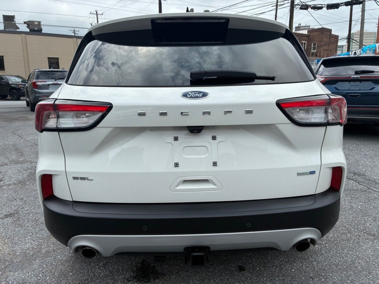 2020 WHITE FORD ESCAPE SEL (1FMCU9H92LU) with an 2.0L engine, Automatic transmission, located at 117 North Cameron Street, Harrisburg, PA, 17101, (717) 963-8962, 40.267021, -76.875351 - WE FINANCE!!! MOST vehicles are available for financing. Good Credit/ Challenged Credit/ No Credit - ALL Trade-Ins Welcomed!!! APPLY ONLINE or CALL us TODAY Please call us to discuss your cash and/or financing options. Thanks for checking our inventory! We're here to help.- Photo#3