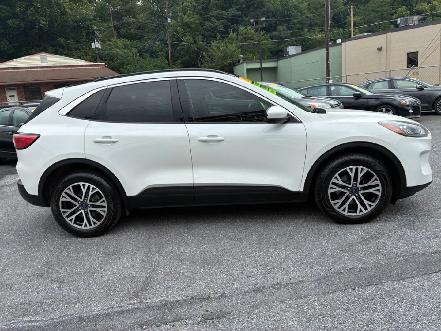 2020 WHITE FORD ESCAPE SEL (1FMCU9H92LU) with an 2.0L engine, Automatic transmission, located at 117 North Cameron Street, Harrisburg, PA, 17101, (717) 963-8962, 40.267021, -76.875351 - WE FINANCE!!! MOST vehicles are available for financing. Good Credit/ Challenged Credit/ No Credit - ALL Trade-Ins Welcomed!!! APPLY ONLINE or CALL us TODAY Please call us to discuss your cash and/or financing options. Thanks for checking our inventory! We're here to help.- Photo#5