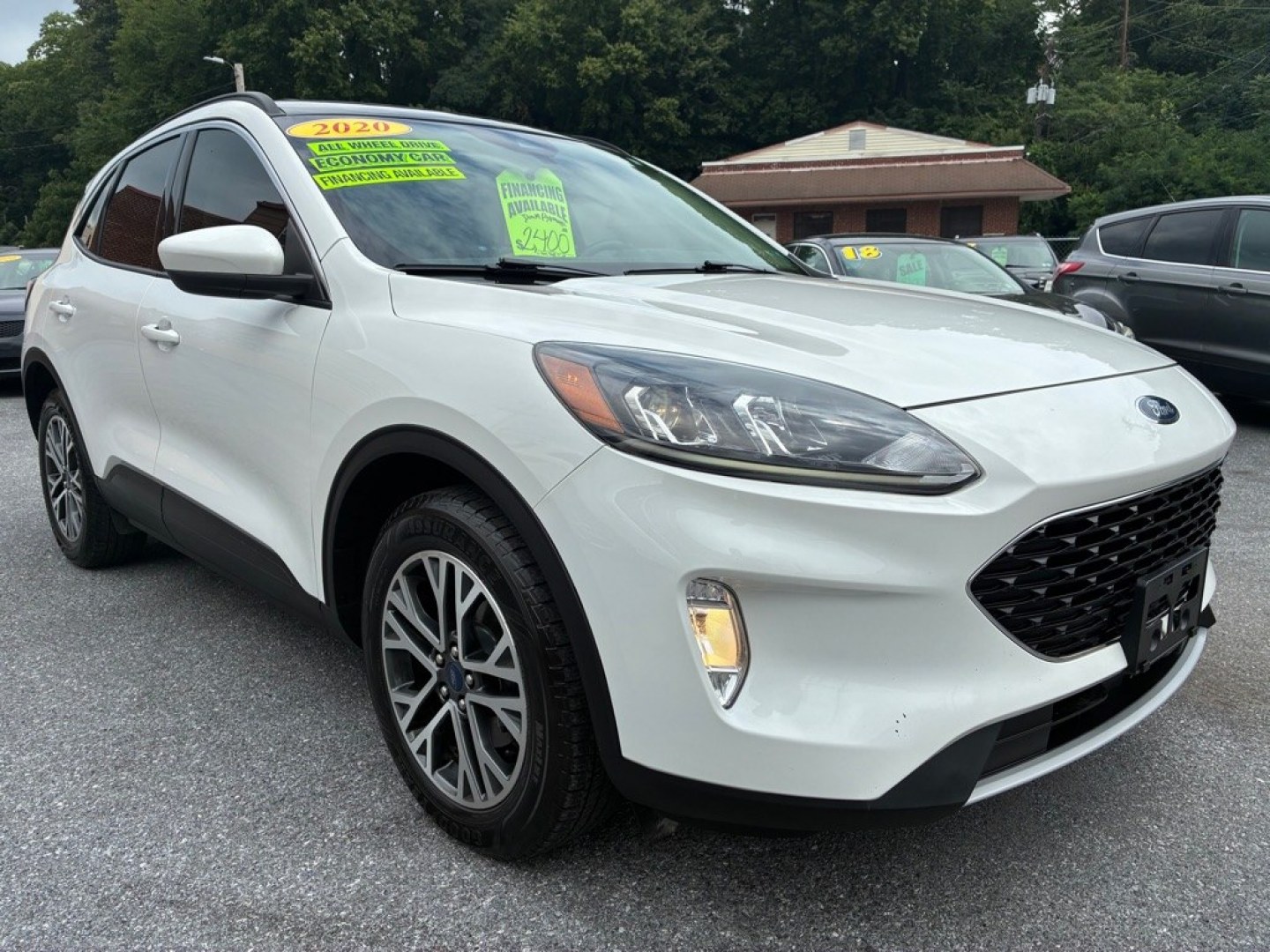2020 WHITE FORD ESCAPE SEL (1FMCU9H92LU) with an 2.0L engine, Automatic transmission, located at 117 North Cameron Street, Harrisburg, PA, 17101, (717) 963-8962, 40.267021, -76.875351 - WE FINANCE!!! MOST vehicles are available for financing. Good Credit/ Challenged Credit/ No Credit - ALL Trade-Ins Welcomed!!! APPLY ONLINE or CALL us TODAY Please call us to discuss your cash and/or financing options. Thanks for checking our inventory! We're here to help.- Photo#6