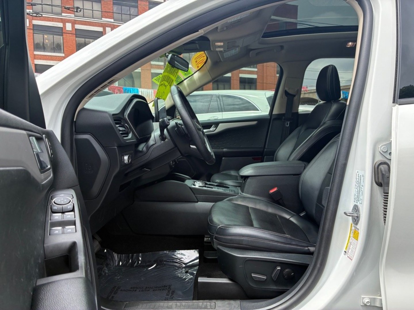 2020 WHITE FORD ESCAPE SEL (1FMCU9H92LU) with an 2.0L engine, Automatic transmission, located at 117 North Cameron Street, Harrisburg, PA, 17101, (717) 963-8962, 40.267021, -76.875351 - WE FINANCE!!! MOST vehicles are available for financing. Good Credit/ Challenged Credit/ No Credit - ALL Trade-Ins Welcomed!!! APPLY ONLINE or CALL us TODAY Please call us to discuss your cash and/or financing options. Thanks for checking our inventory! We're here to help.- Photo#13
