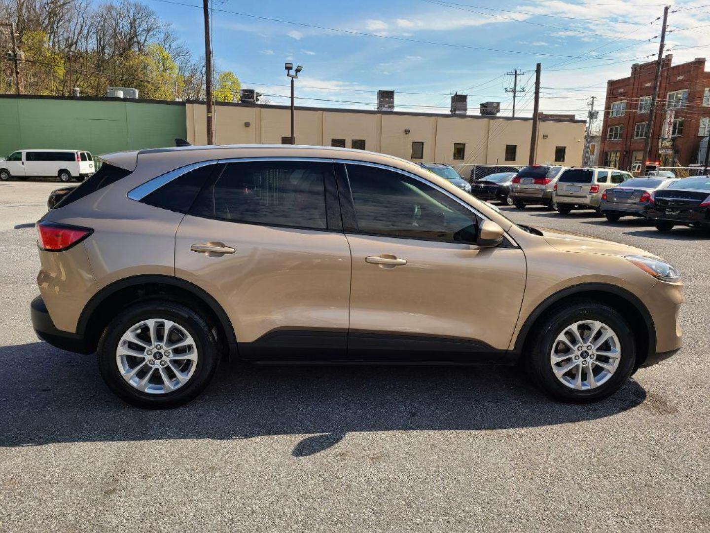 2020 TAN FORD ESCAPE SE (1FMCU9G64LU) with an 1.5L engine, Automatic transmission, located at 7981 Paxton Street, Harrisburg, PA, 17111, (717) 561-2926, 40.261490, -76.749229 - Photo#5
