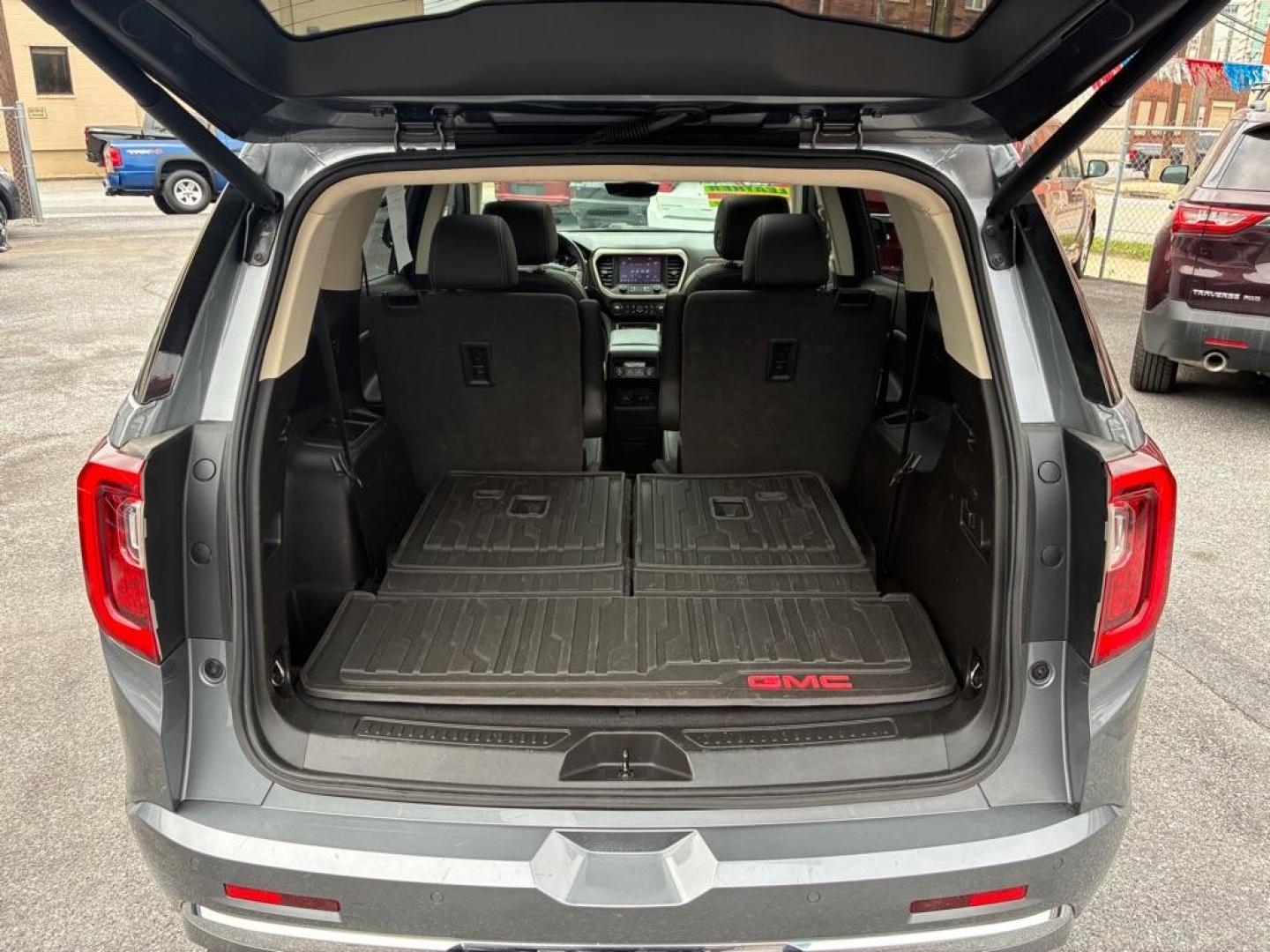 2020 GREY GMC ACADIA DENALI (1GKKNXLS1LZ) with an 3.6L engine, Automatic transmission, located at 117 North Cameron Street, Harrisburg, PA, 17101, (717) 963-8962, 40.267021, -76.875351 - WE FINANCE!!! MOST vehicles are available for financing. Good Credit/ Challenged Credit/ No Credit - ALL Trade-Ins Welcomed!!! APPLY ONLINE or CALL us TODAY Please call us to discuss your cash and/or financing options. Thanks for checking our inventory! We're here to help.- Photo#11