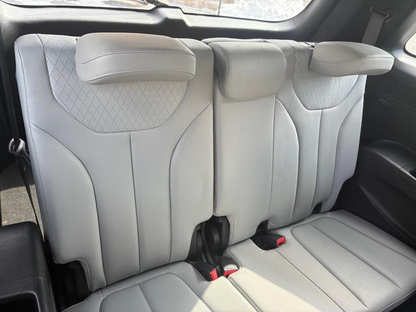 2020 BLACK HYUNDAI PALISADE SEL (KM8R4DHE2LU) with an 3.8L engine, Automatic transmission, located at 117 North Cameron Street, Harrisburg, PA, 17101, (717) 963-8962, 40.267021, -76.875351 - WE FINANCE!!! Good Credit/ Challenged Credit/ No Credit - ALL Trade-Ins Welcomed!!! APPLY ONLINE or CALL us TODAY ;) Please call us to discuss your cash and/or financing options. - Photo#11