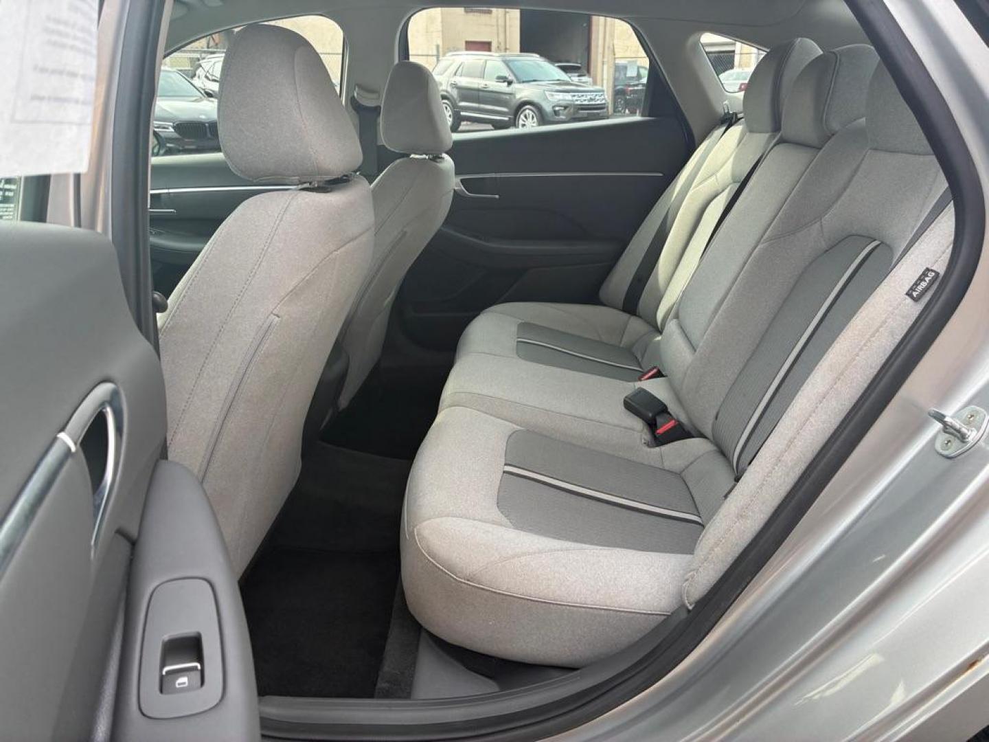 2020 SILVER HYUNDAI SONATA SEL (5NPEL4JA1LH) with an 2.5L engine, Automatic transmission, located at 117 North Cameron Street, Harrisburg, PA, 17101, (717) 963-8962, 40.267021, -76.875351 - Photo#11