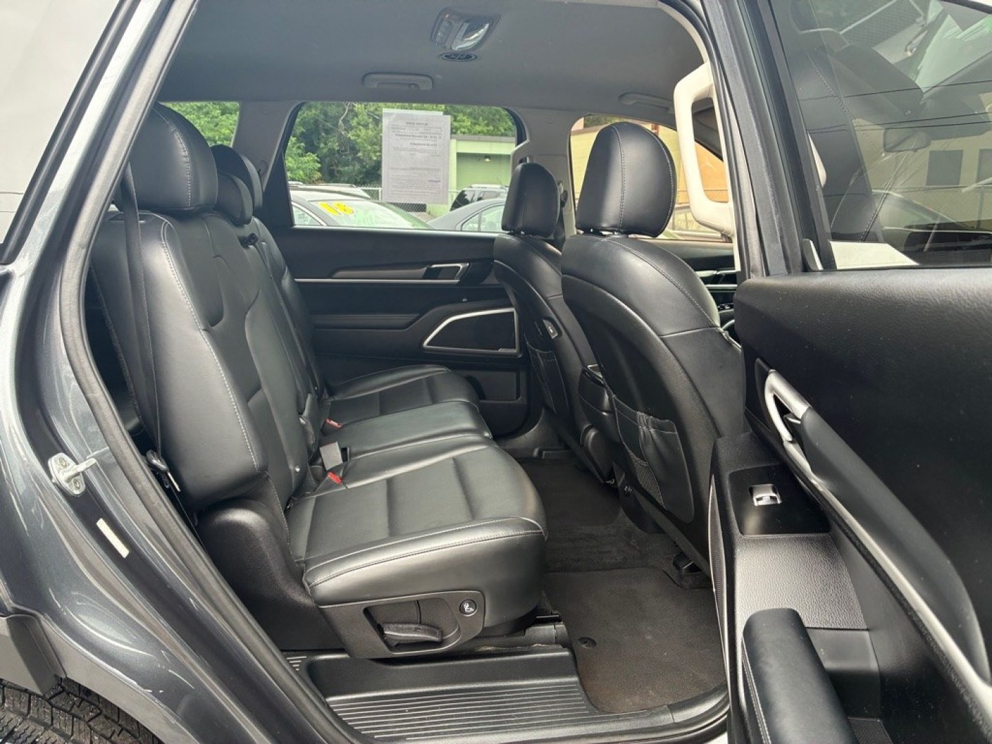 2020 GREEN KIA TELLURIDE LX (5XYP2DHC5LG) with an 3.8L engine, Automatic transmission, located at 117 North Cameron Street, Harrisburg, PA, 17101, (717) 963-8962, 40.267021, -76.875351- Photo#9