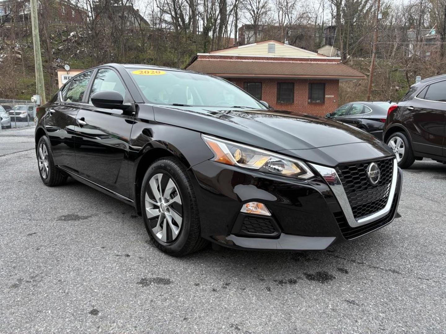 2020 BLACK NISSAN ALTIMA S (1N4BL4BW4LC) with an 2.5L engine, Continuously Variable transmission, located at 117 North Cameron Street, Harrisburg, PA, 17101, (717) 963-8962, 40.267021, -76.875351 - WE FINANCE!!! Good Credit/ Challenged Credit/ No Credit - ALL Trade-Ins Welcomed!!! APPLY ONLINE or CALL us TODAY ;) Please call us to discuss your cash and/or financing options. - Photo#6
