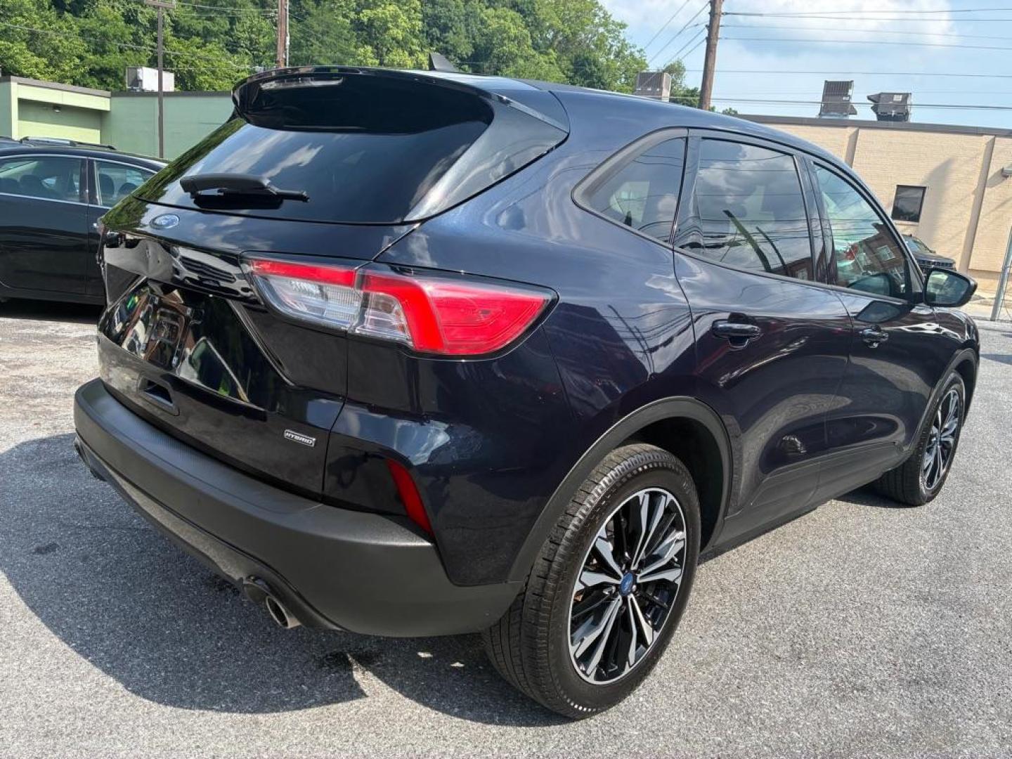 2021 BLUE FORD ESCAPE SE (1FMCU0BZ8MU) with an 2.5L engine, Continuously Variable transmission, located at 117 North Cameron Street, Harrisburg, PA, 17101, (717) 963-8962, 40.267021, -76.875351 - WE FINANCE!!! MOST vehicles are available for financing. Good Credit/ Challenged Credit/ No Credit - ALL Trade-Ins Welcomed!!! APPLY ONLINE or CALL us TODAY Please call us to discuss your cash and/or financing options. Thanks for checking our inventory! We're here to help. - Photo#4