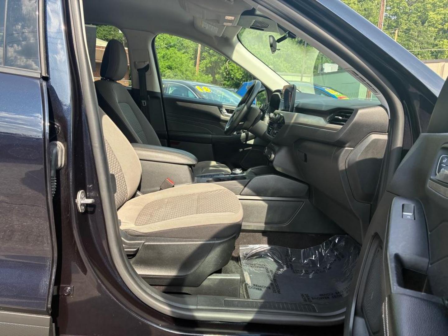 2021 BLUE FORD ESCAPE SE (1FMCU0BZ8MU) with an 2.5L engine, Continuously Variable transmission, located at 117 North Cameron Street, Harrisburg, PA, 17101, (717) 963-8962, 40.267021, -76.875351 - WE FINANCE!!! MOST vehicles are available for financing. Good Credit/ Challenged Credit/ No Credit - ALL Trade-Ins Welcomed!!! APPLY ONLINE or CALL us TODAY Please call us to discuss your cash and/or financing options. Thanks for checking our inventory! We're here to help. - Photo#8