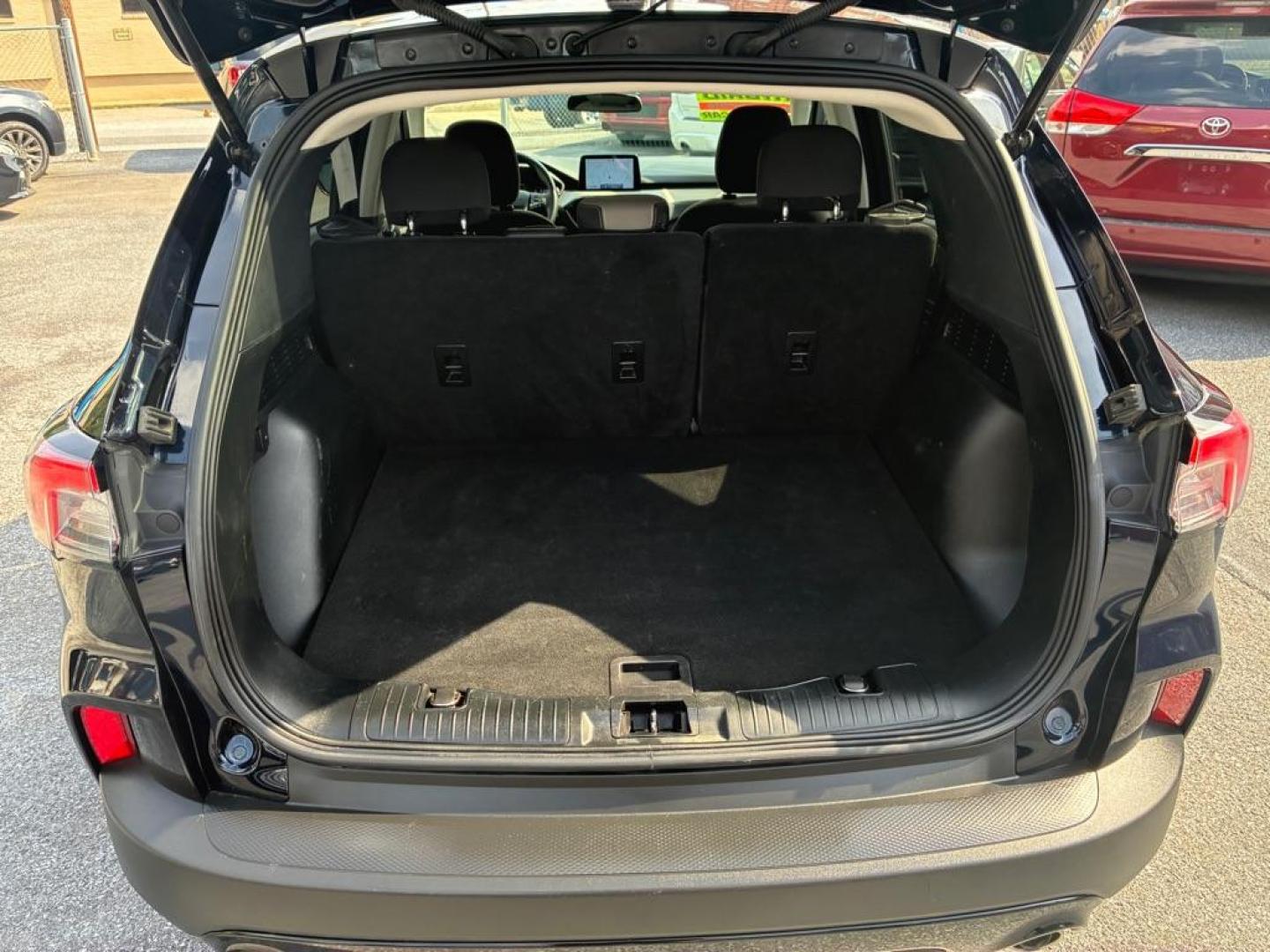 2021 BLUE FORD ESCAPE SE (1FMCU0BZ8MU) with an 2.5L engine, Continuously Variable transmission, located at 117 North Cameron Street, Harrisburg, PA, 17101, (717) 963-8962, 40.267021, -76.875351 - WE FINANCE!!! MOST vehicles are available for financing. Good Credit/ Challenged Credit/ No Credit - ALL Trade-Ins Welcomed!!! APPLY ONLINE or CALL us TODAY Please call us to discuss your cash and/or financing options. Thanks for checking our inventory! We're here to help. - Photo#10